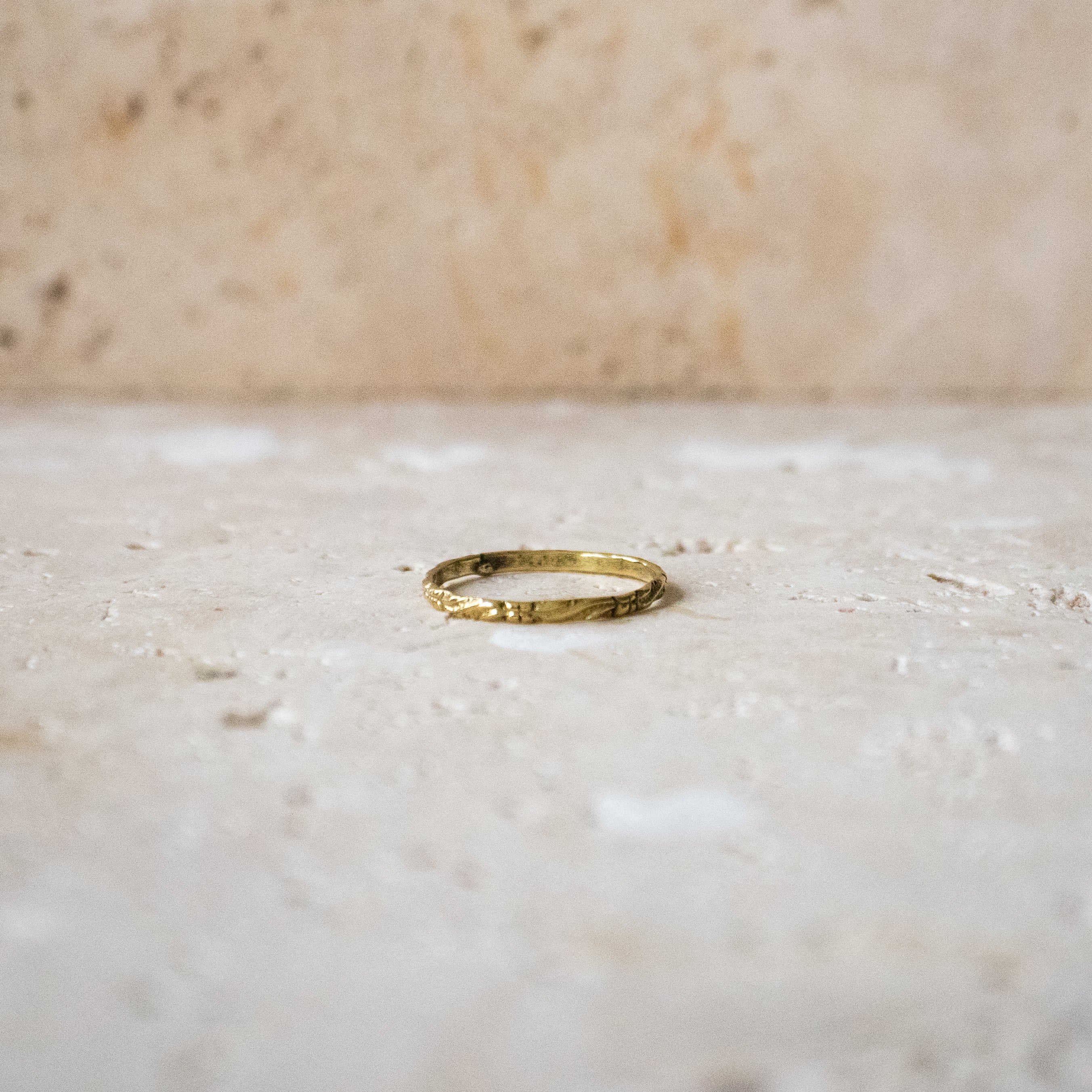 Filigraner Ring – Handgefertigter, verzierter floraler Ring in Gold - Nooe UG