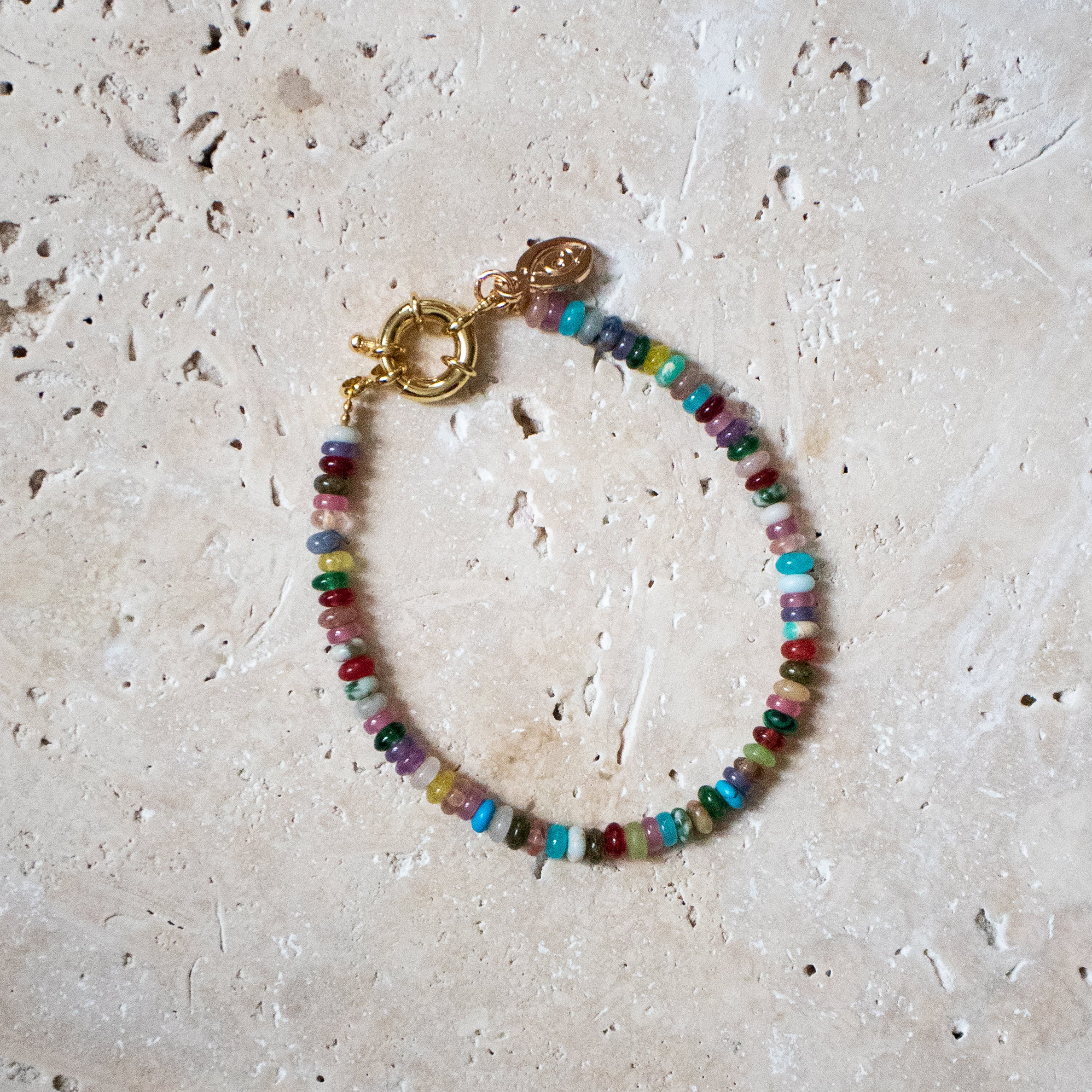 Regenbogen-Armband – Handgefertigte Kette mit bunten Edelsteinen in vergoldet oder 925 Sterling Silber - Nooe UG