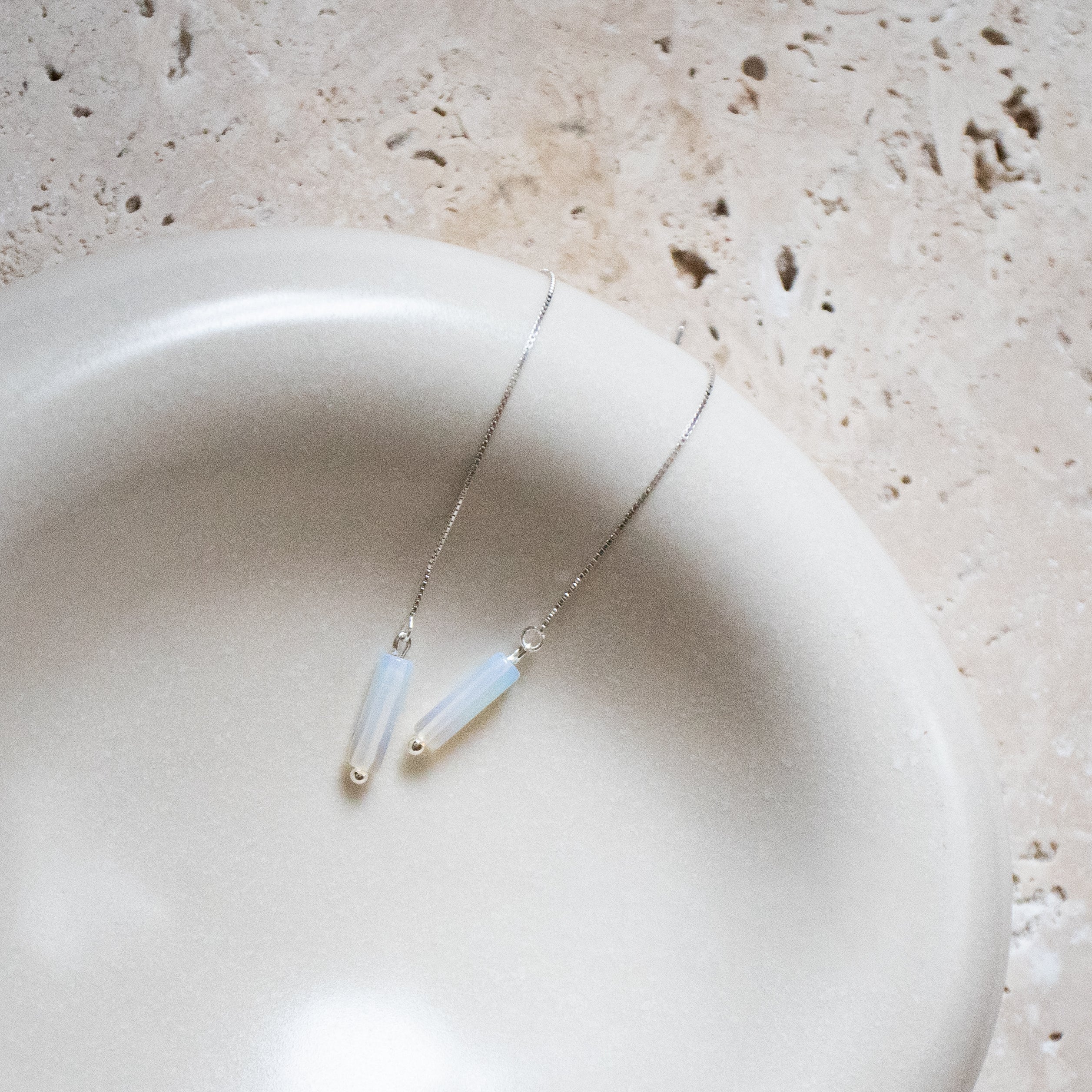 Filigrane Threader-Ohrringe mit Opalith – 925 Sterling Silber, handgefertigt - Nooe UG