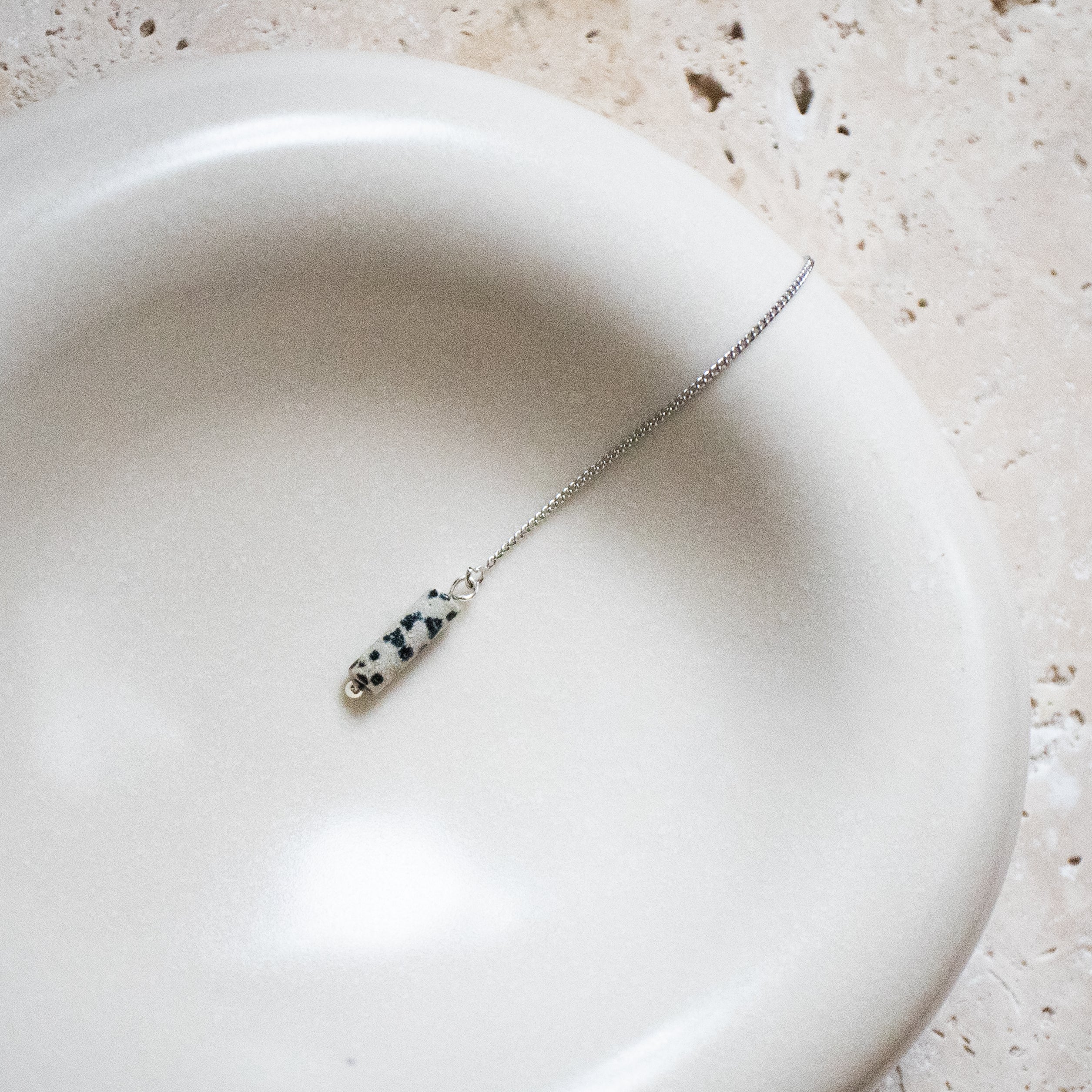 Filigrane Threader-Ohrringe mit Dalmatiner Jaspis – 925 Sterling Silber, handgefertigt - Nooe UG