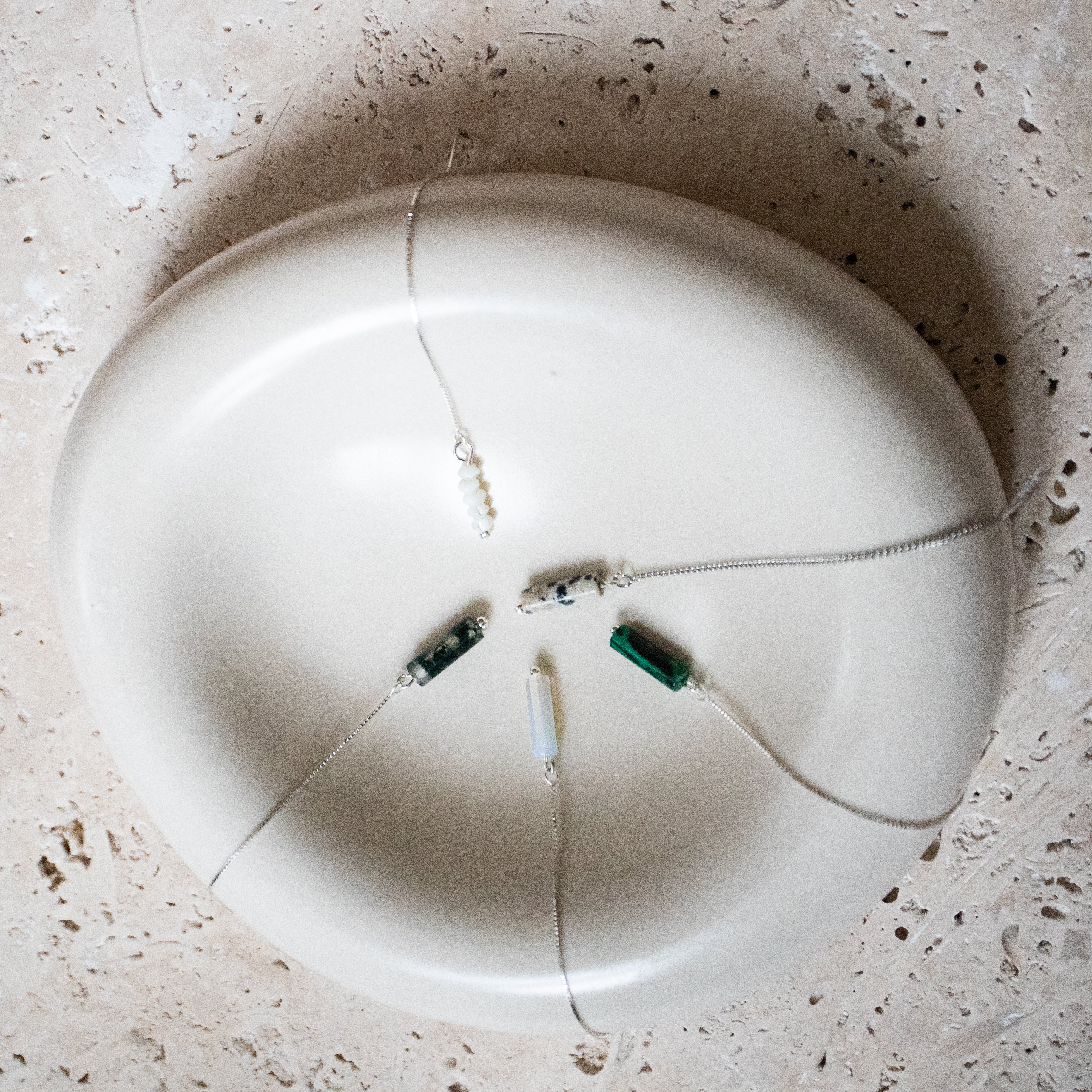 Filigrane Threader-Ohrringe mit Dalmatiner Jaspis – 925 Sterling Silber, handgefertigt - Nooe UG