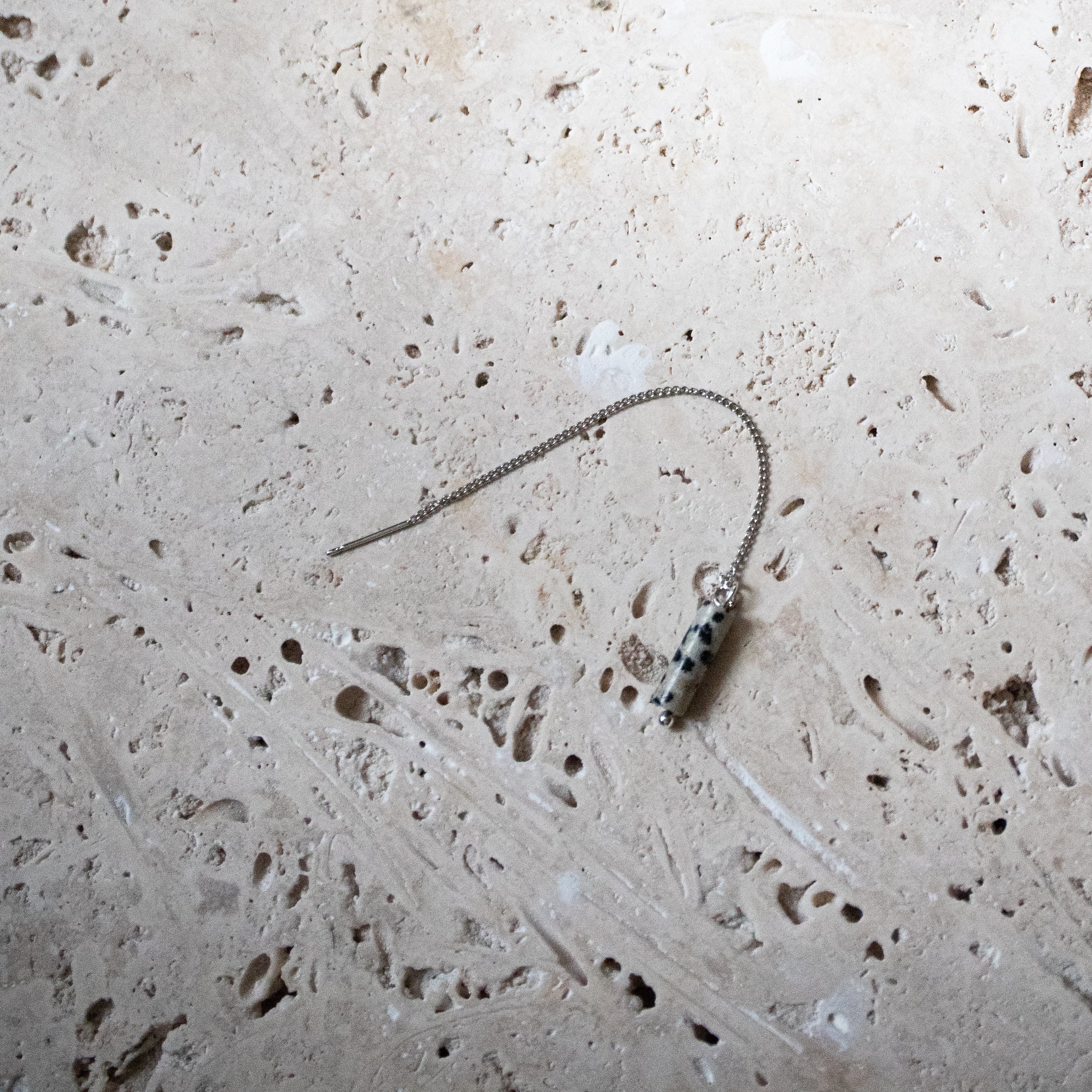 Filigrane Threader-Ohrringe mit Dalmatiner Jaspis – 925 Sterling Silber, handgefertigt - Nooe UG