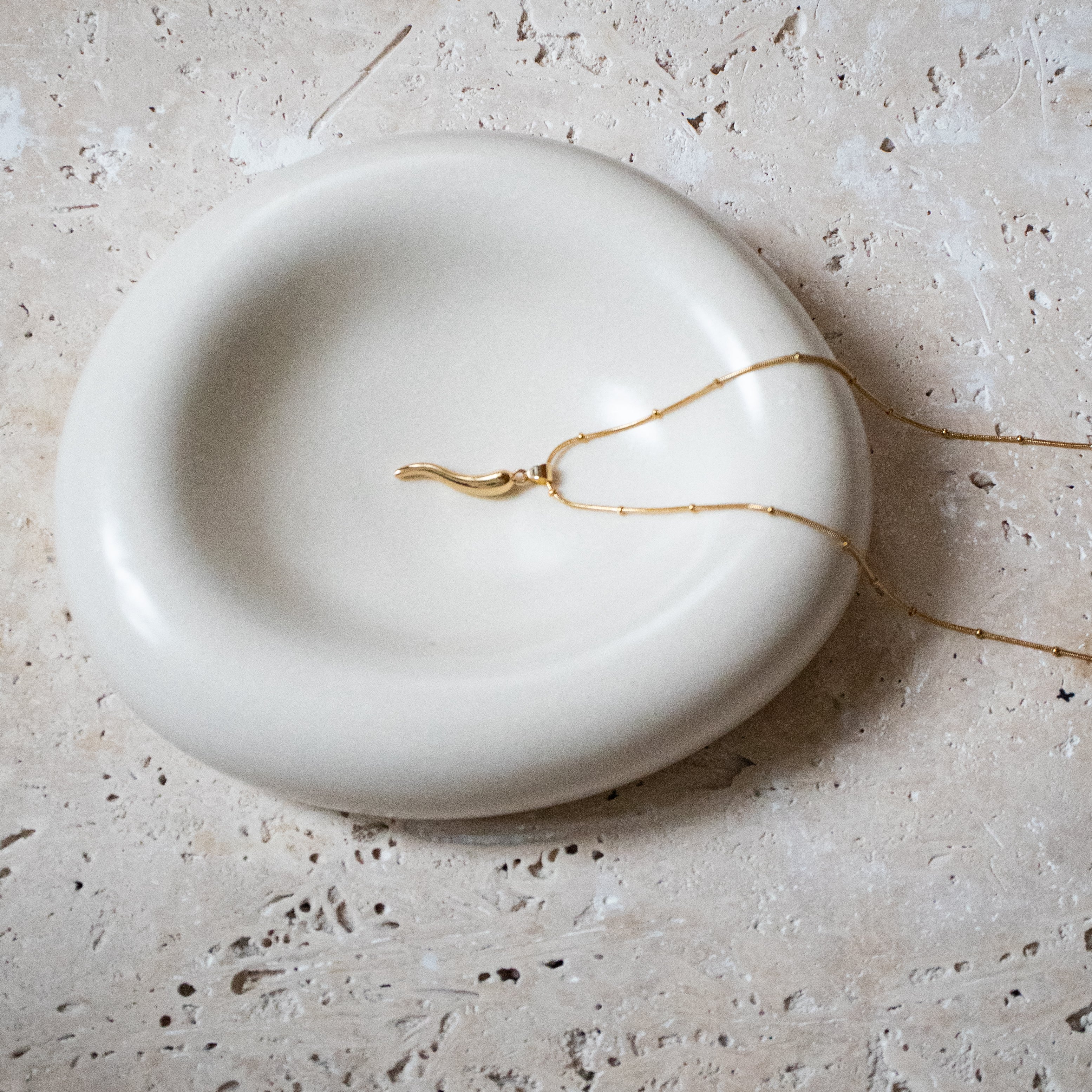 Kette mit Chili-Anhänger - Vergoldet und Handgefertigt - Nooe UG