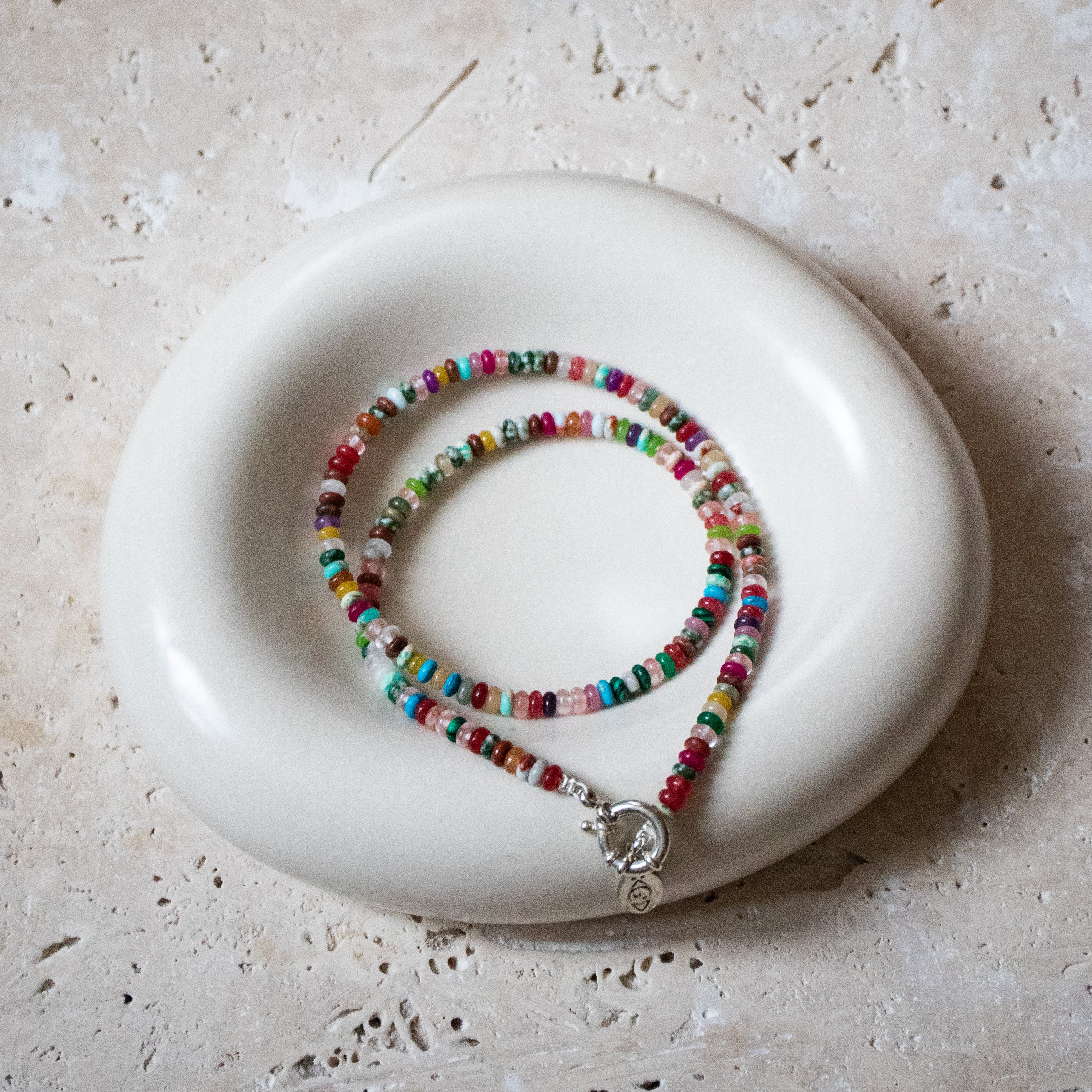 Regenbogen-Perlenkette – Handgefertigte Kette mit bunten Edelsteinen in vergoldet oder 925 Sterling Silber - Nooe UG