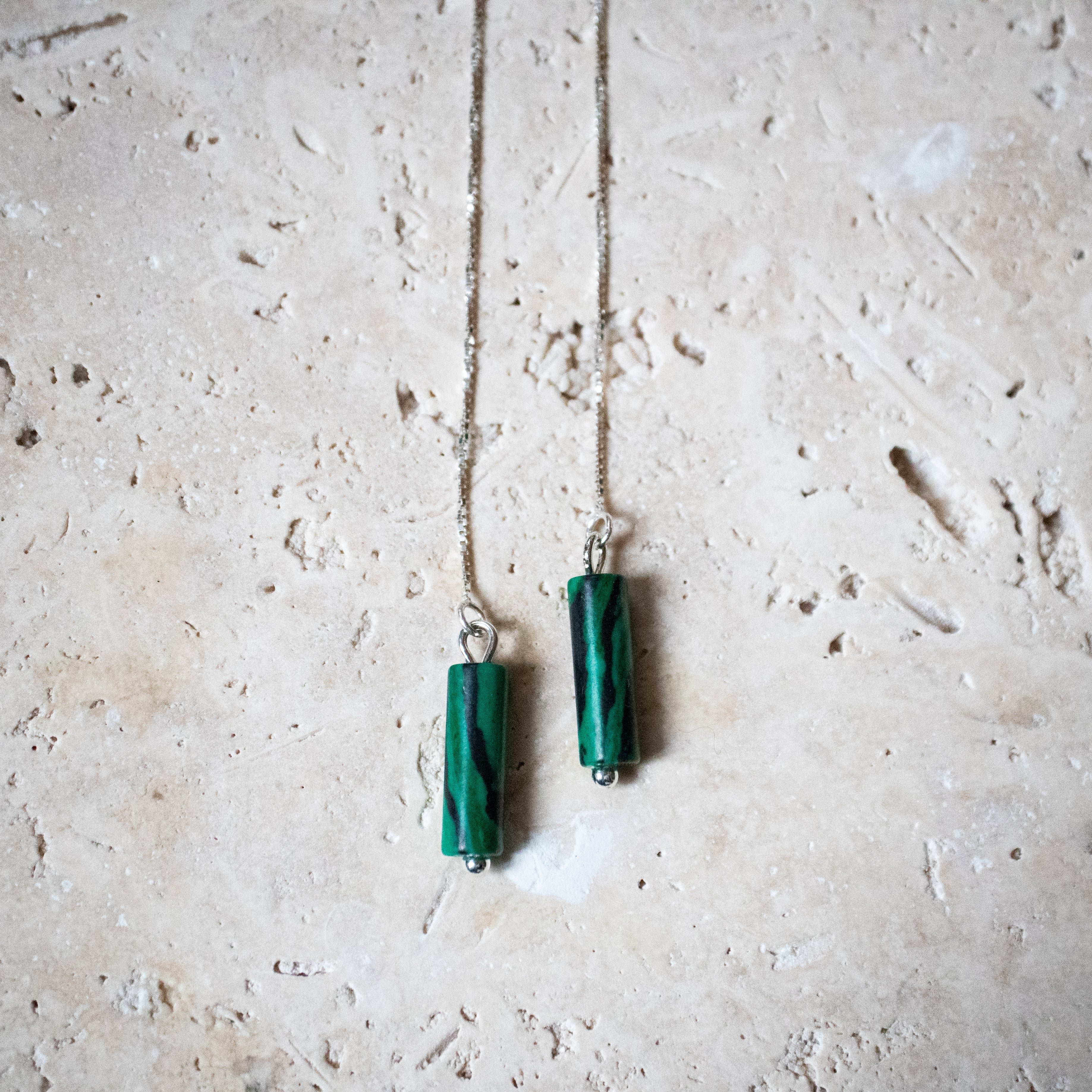 Filigrane Threader-Ohrringe mit Malachit – 925 Sterling Silber, handgefertigt - Nooe UG