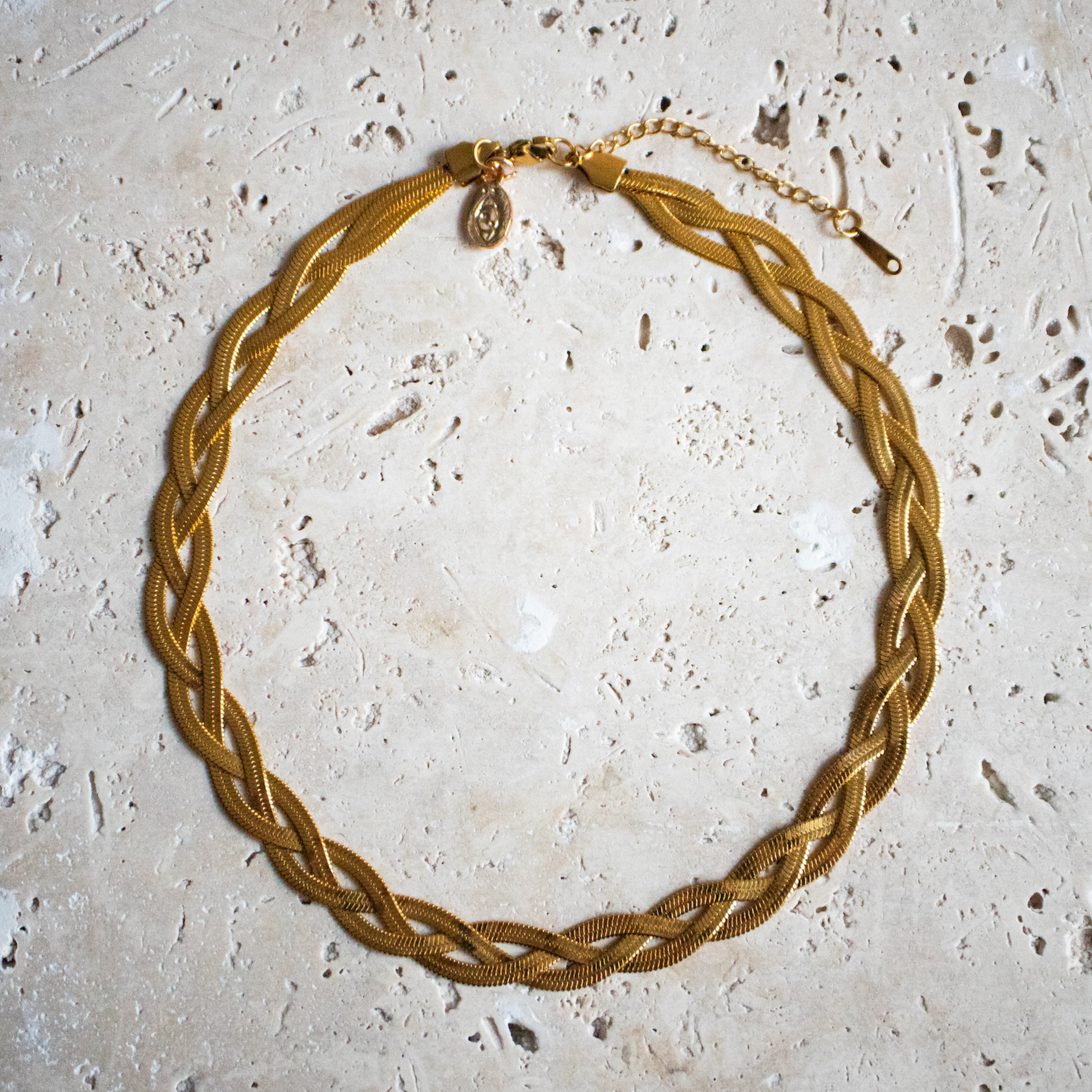 Herringbone Kette dreifach geflocheten - Choker vergoldet - Nooe UG