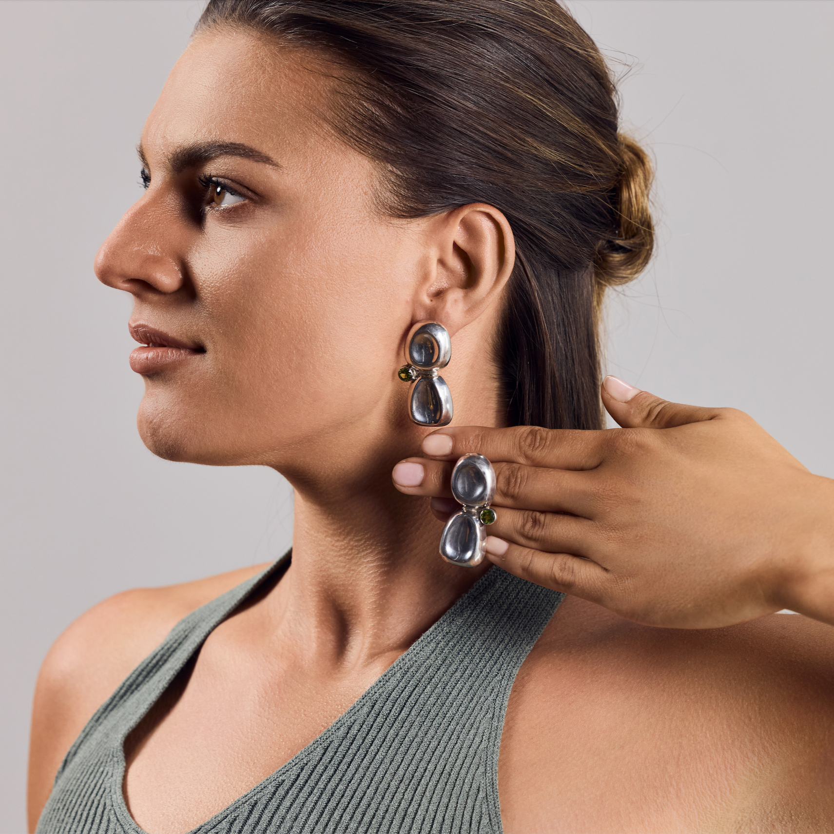 Große Chunky Ohrringe Stecker aus 925 Sterling Silber mit Peridot – Grüner Statement Stein