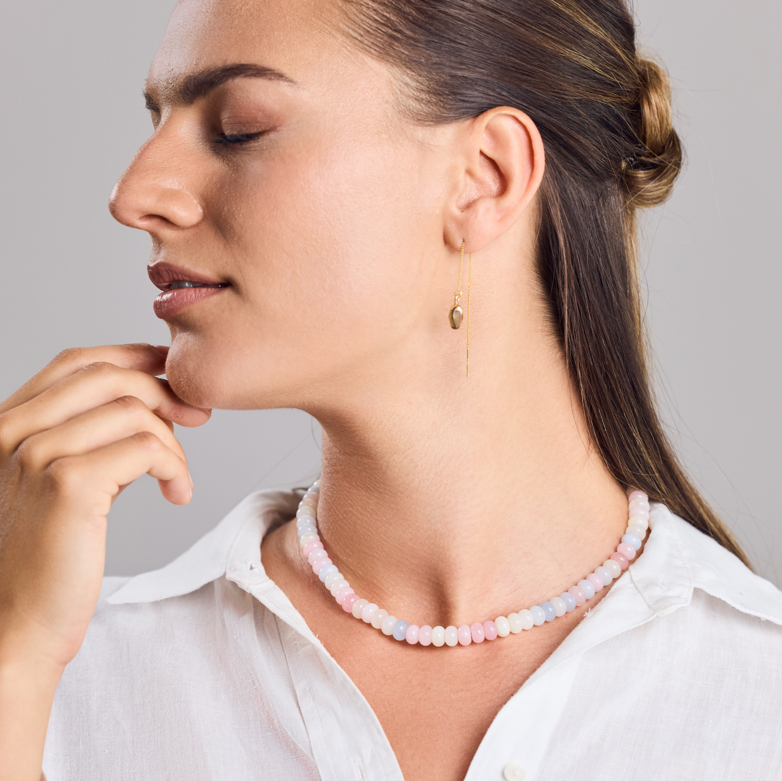 Perlenkette aus weißer Jade – Pastellfarbenes Statement mit Silberverschluss - Nooe UG