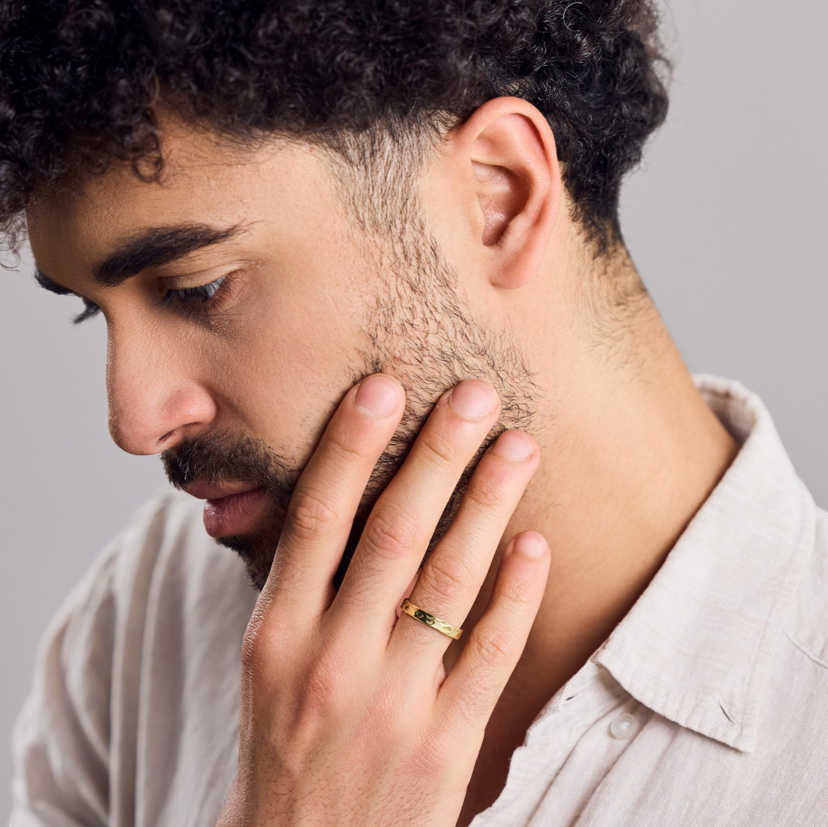 Gehämmerter Ring aus Messing handgemacht gold - Nooe UG