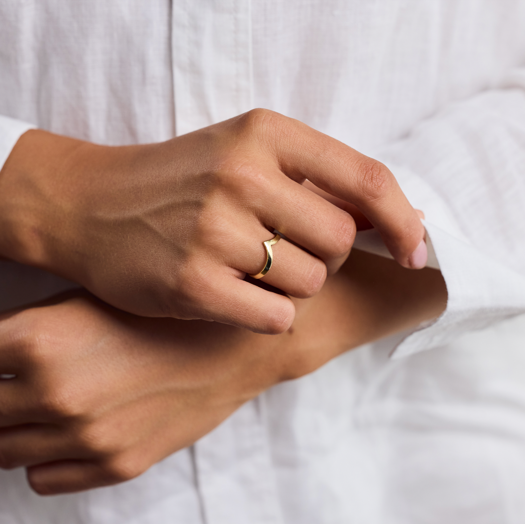 Chevron Ring gold handgemacht - Stapelring aus Messing - Nooe UG