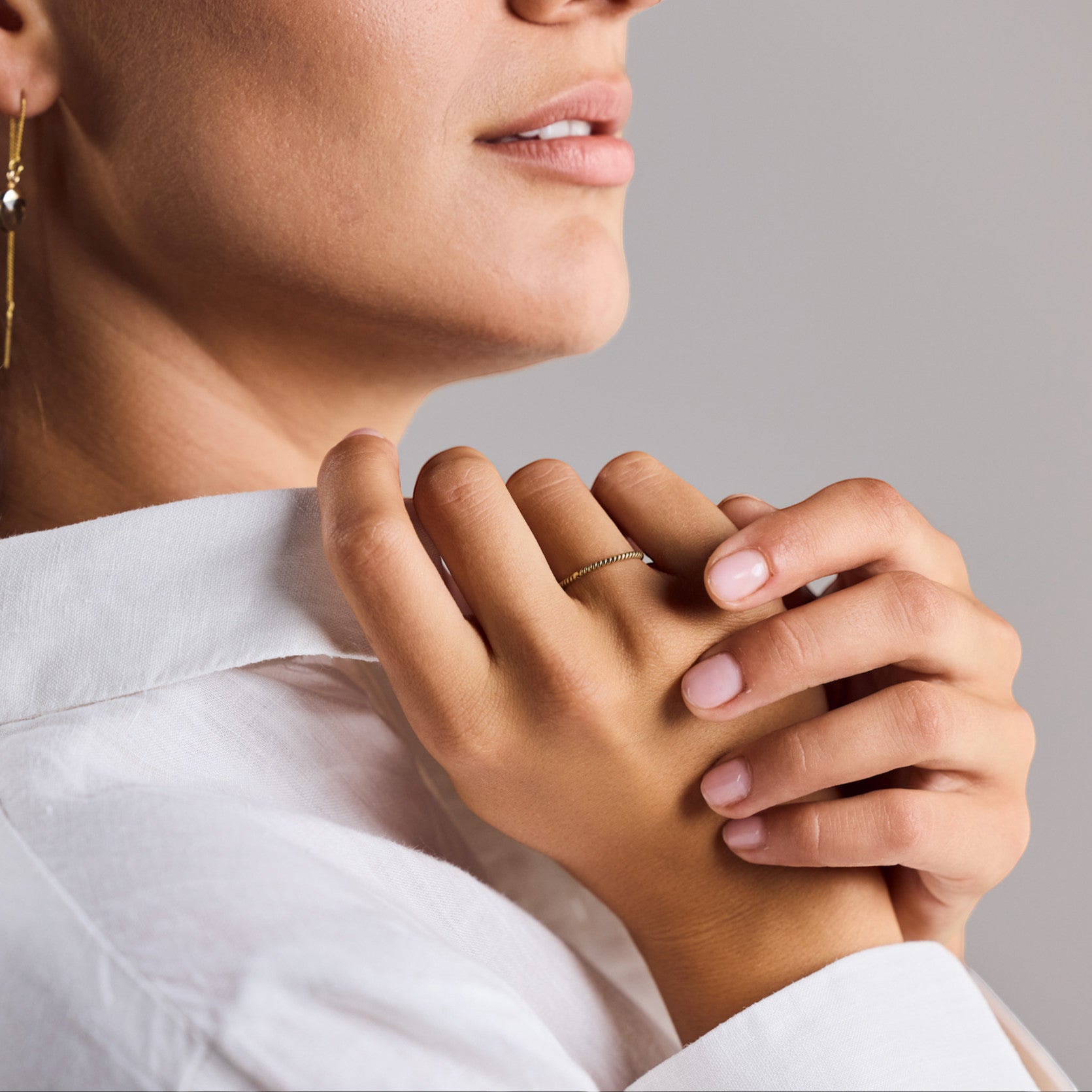 Zierlicher geflochtener Ring aus Messing gold handgemacht - Nooe UG