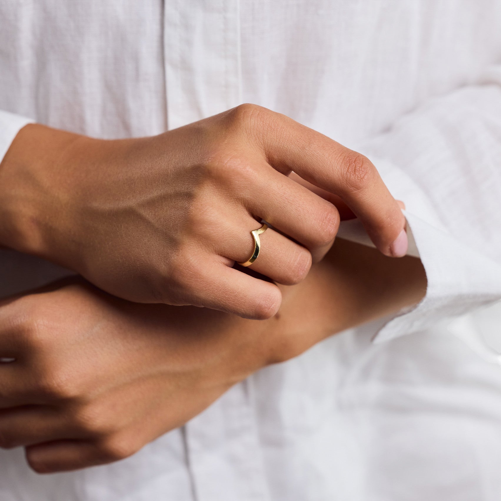 Chevron Ring gold handgemacht - Stapelring aus Messing - Nooe UG