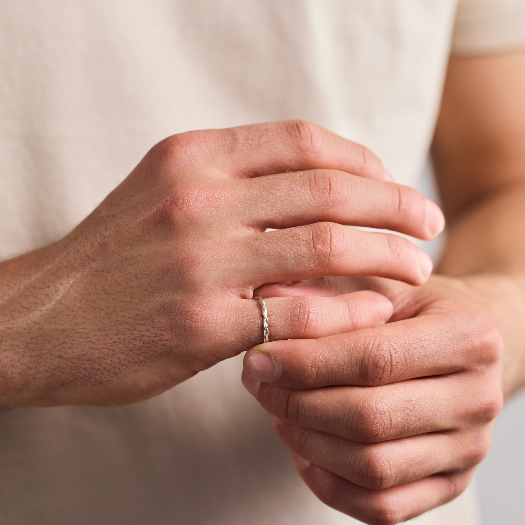 Feiner gedrehter Ring aus 925 Sterling Silber handgefertigt - Nooe UG
