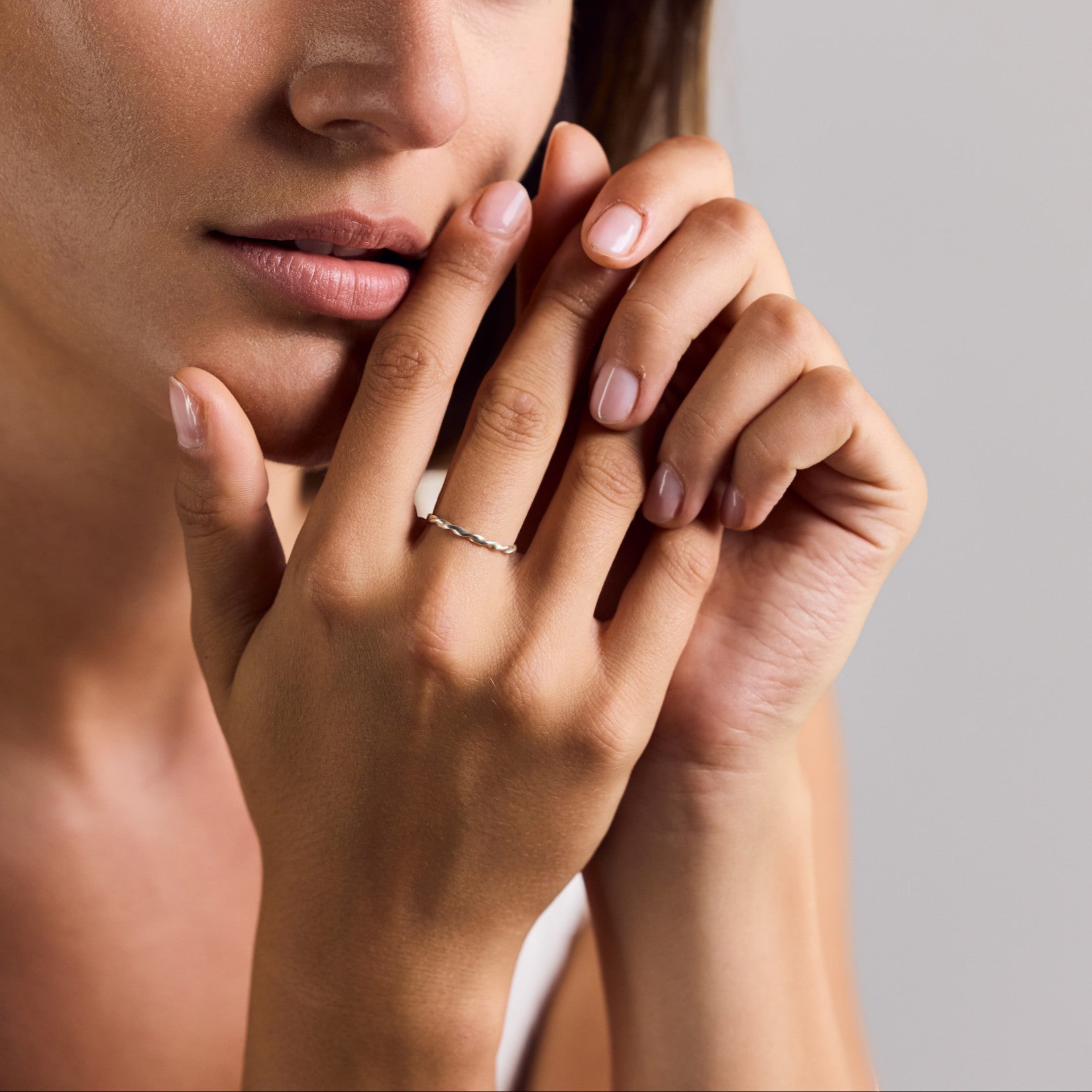 Feiner gedrehter Ring aus 925 Sterling Silber handgefertigt - Nooe UG