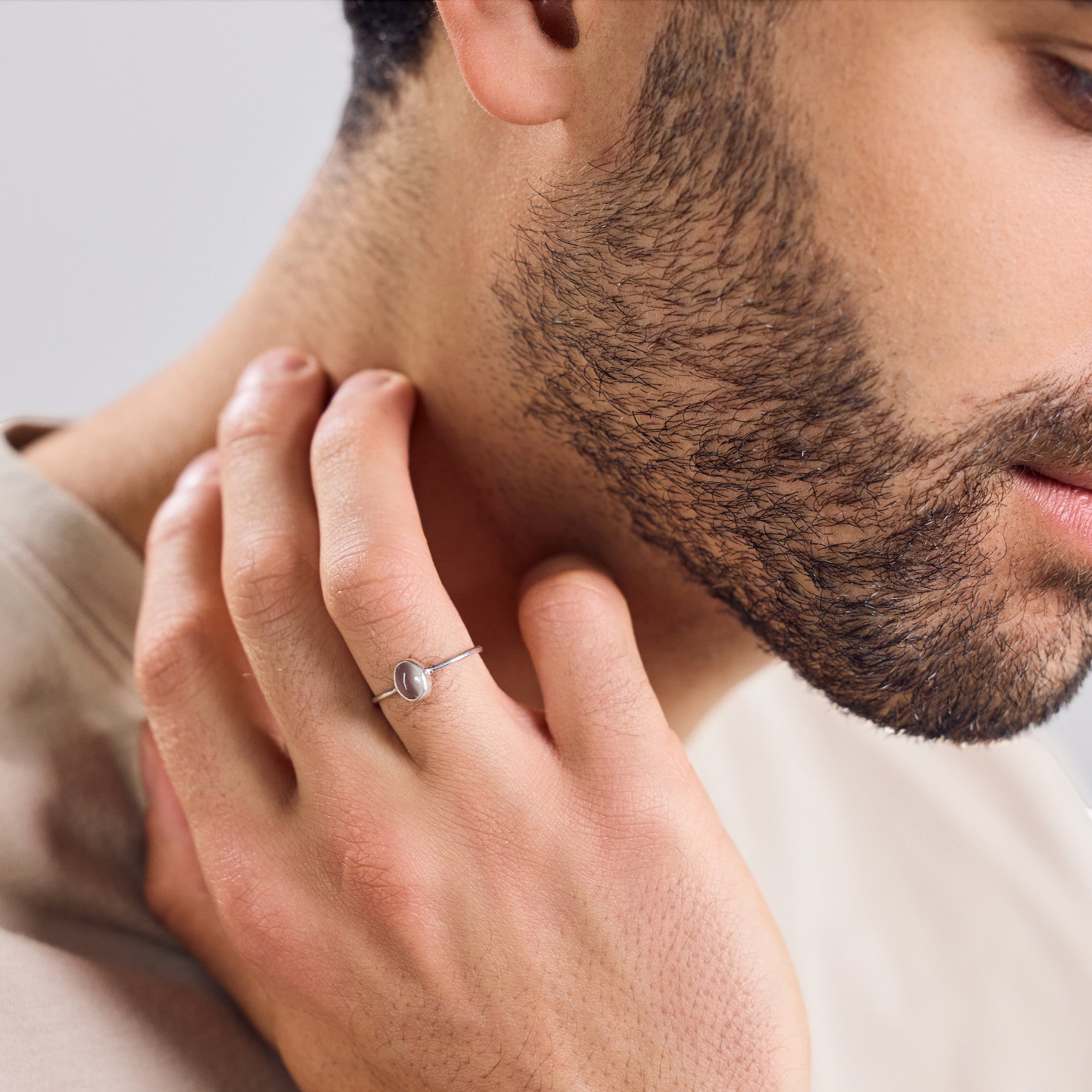 Feiner Mondstein Ring mit ovalem Stein 925 Sterling Silber handgemacht - Nooe UG