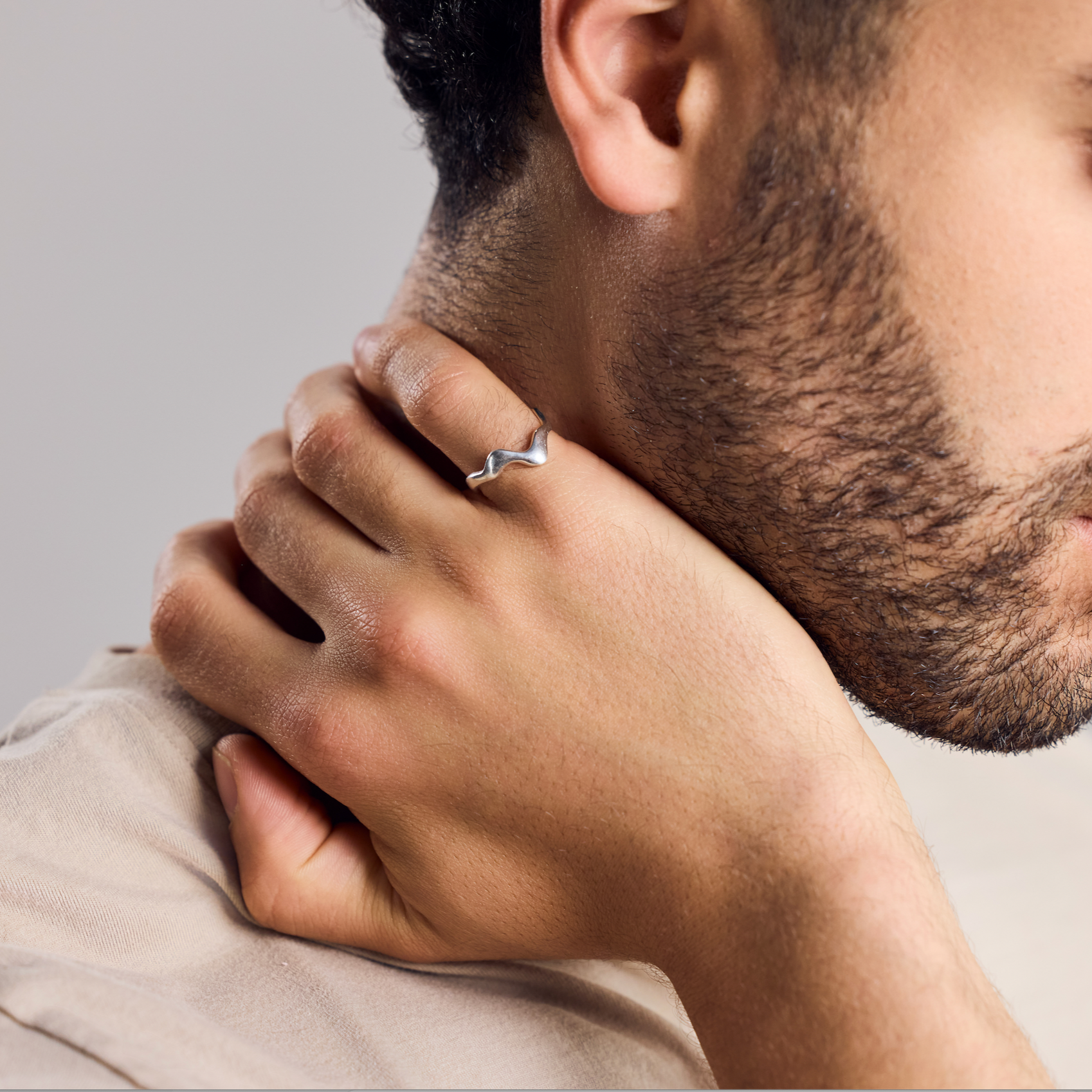 Asymmetrischer Ring „Melting“ aus 925 Sterling Silber - Nooe UG