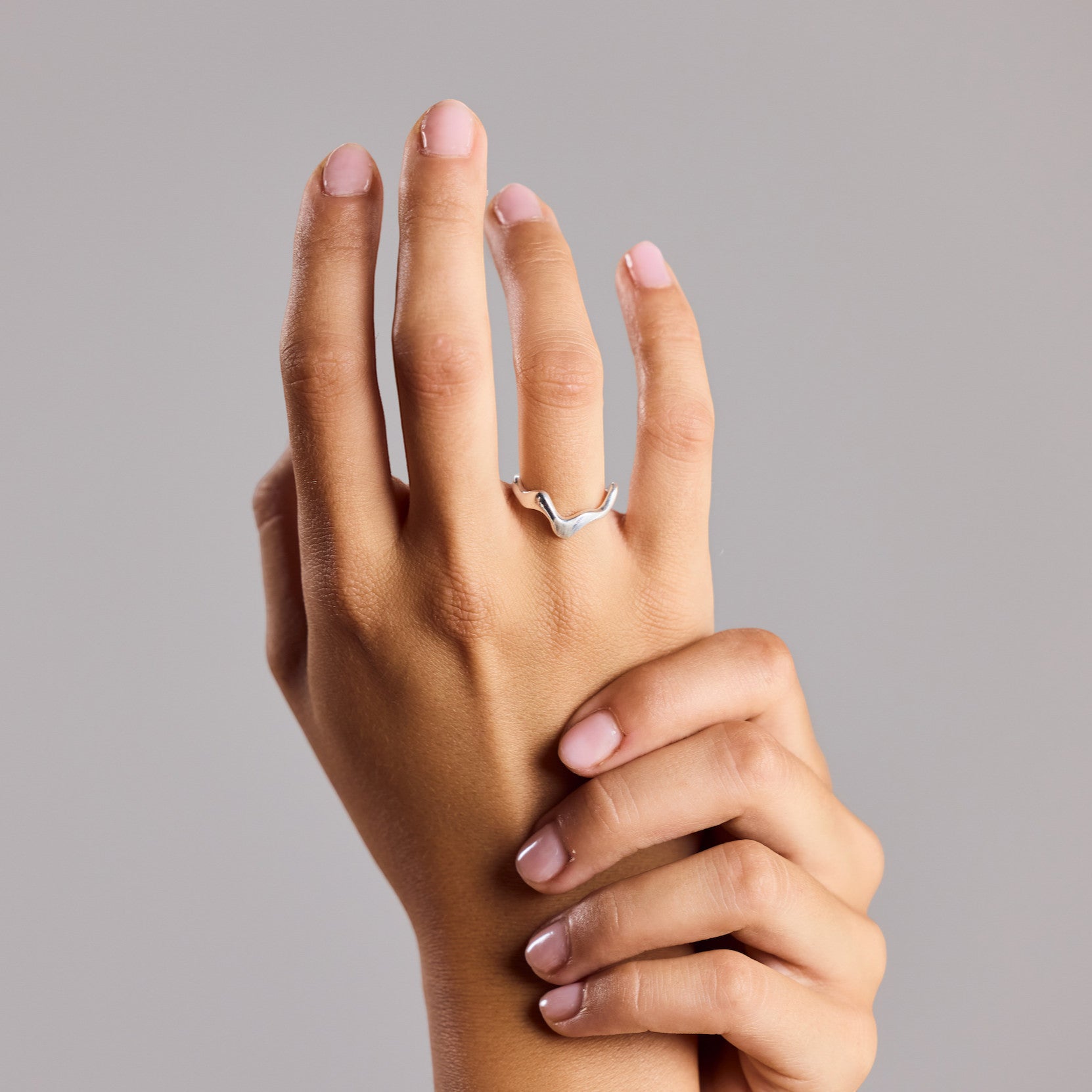 Asymmetrischer Ring „Melting“ aus 925 Sterling Silber - Nooe UG