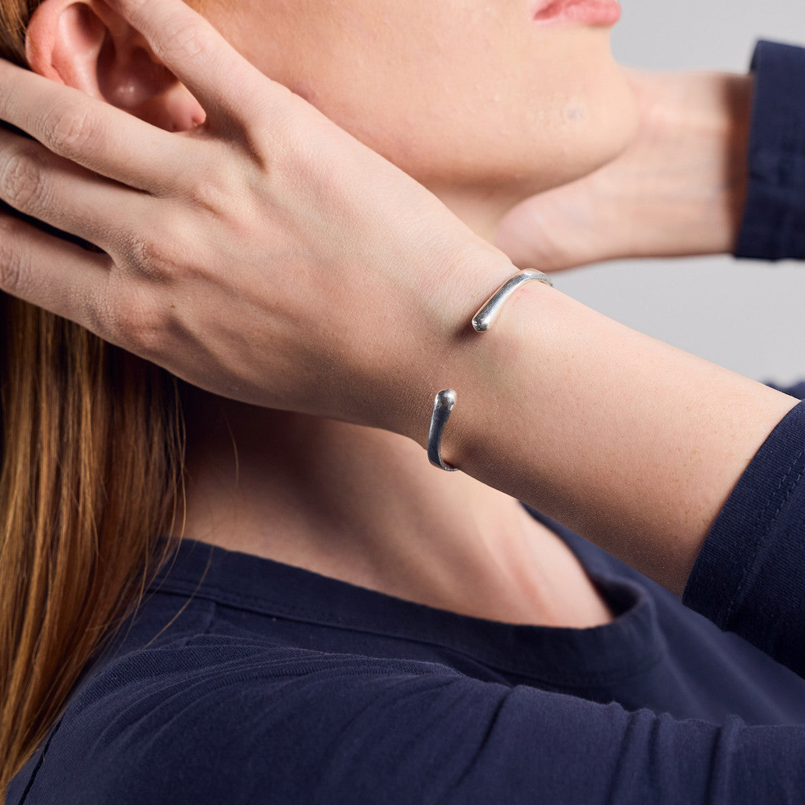 Breiter Armreif gehämmert 925 Sterling Silber verstellbar arm cuff - Nooe UG