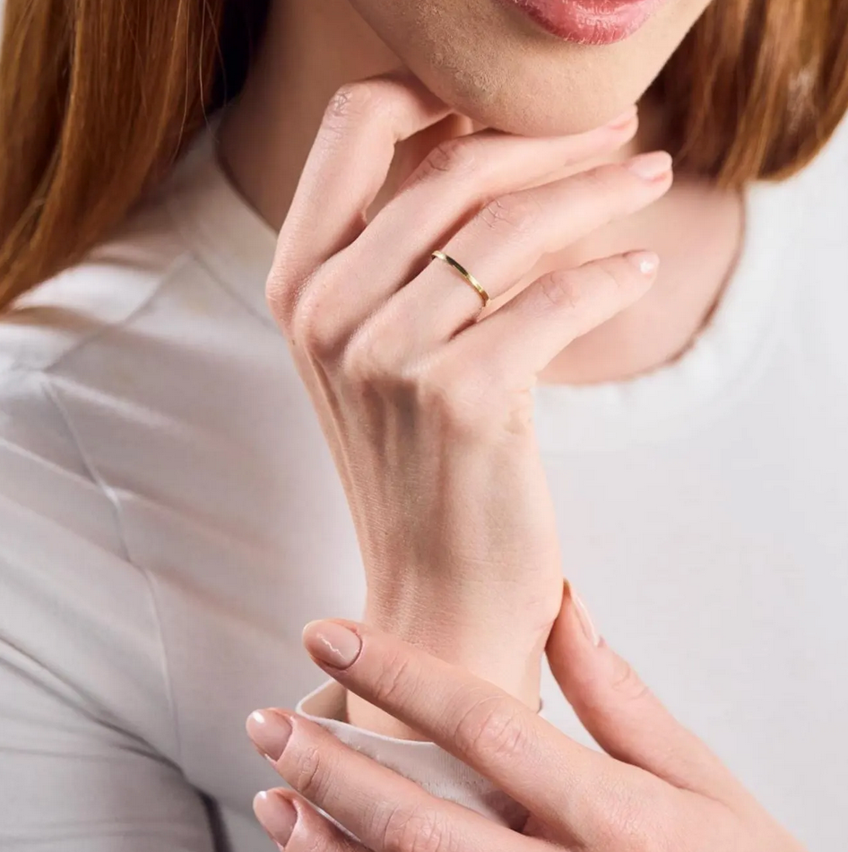 Bague délicate, délicate et fine en laiton doré fait à la main