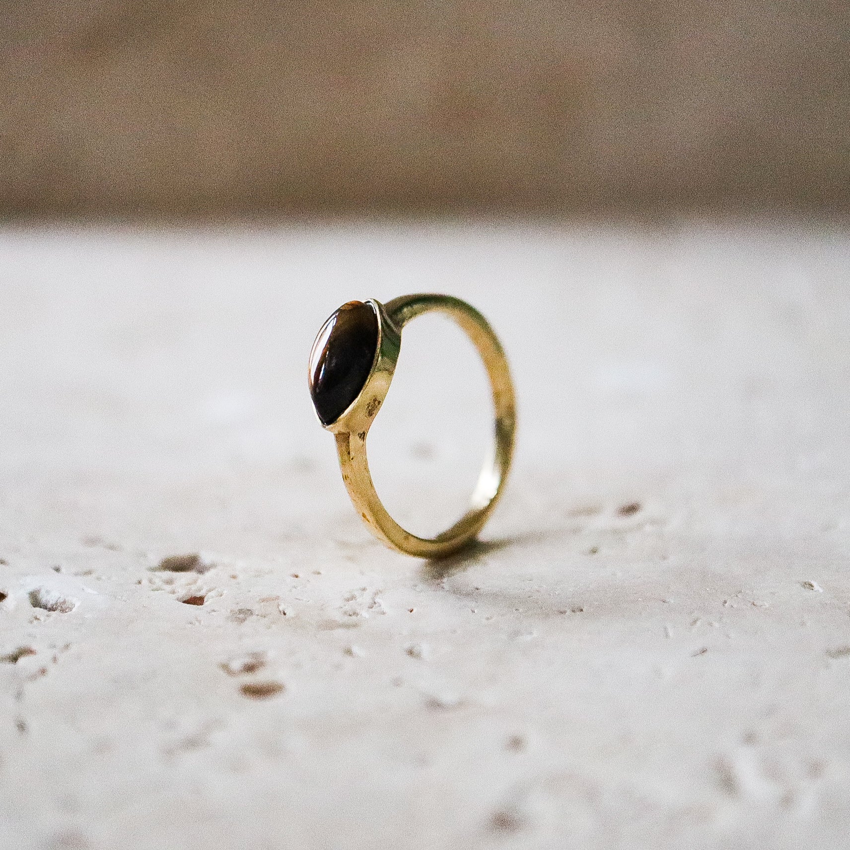 Tigeraugen Ring gold mit ovalem Stein handgemacht - Nooe UG