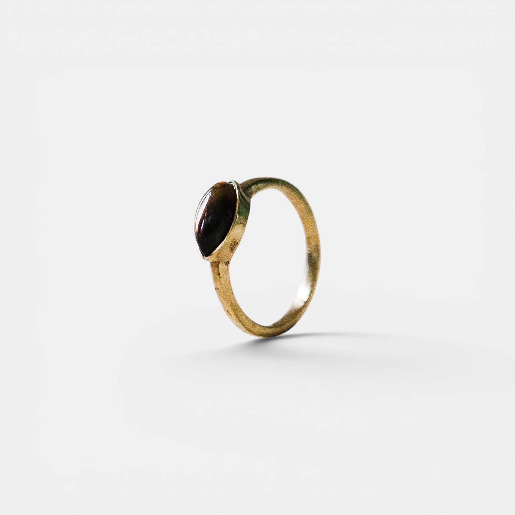 Tigeraugen Ring gold mit ovalem Stein handgemacht - Nooe UG