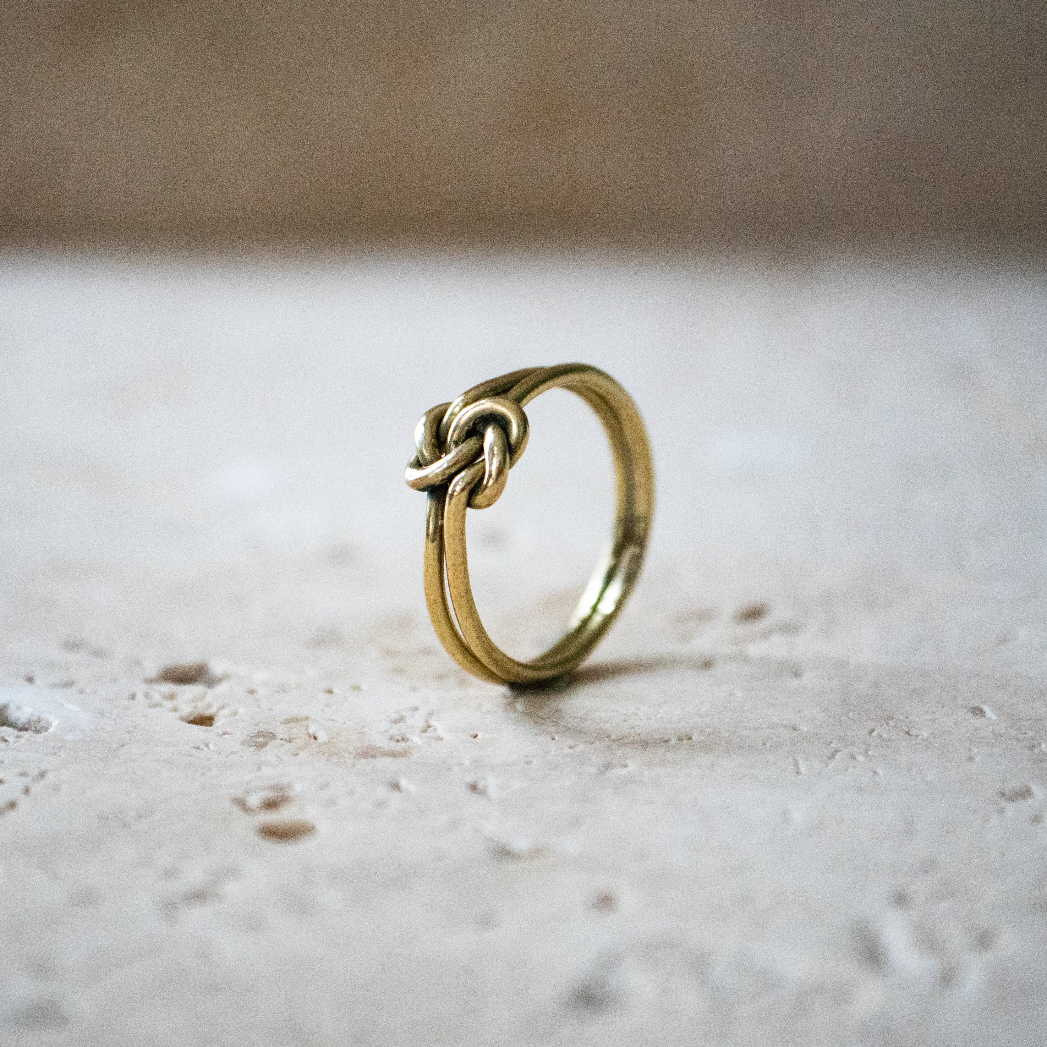 Knoten Ring verbunden gold aus Messing beweglich - Nooe UG