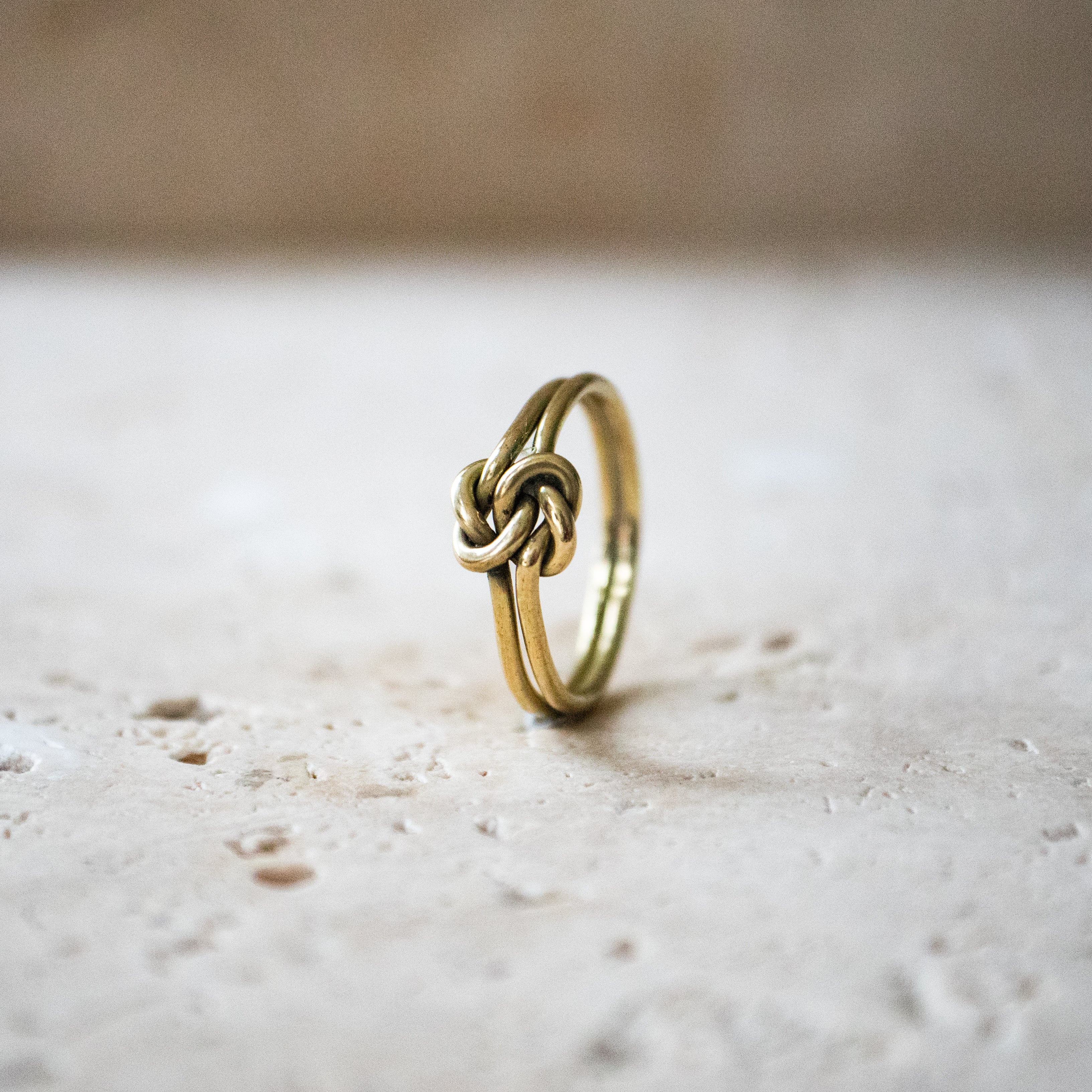 Knoten Ring verbunden gold aus Messing beweglich - Nooe UG