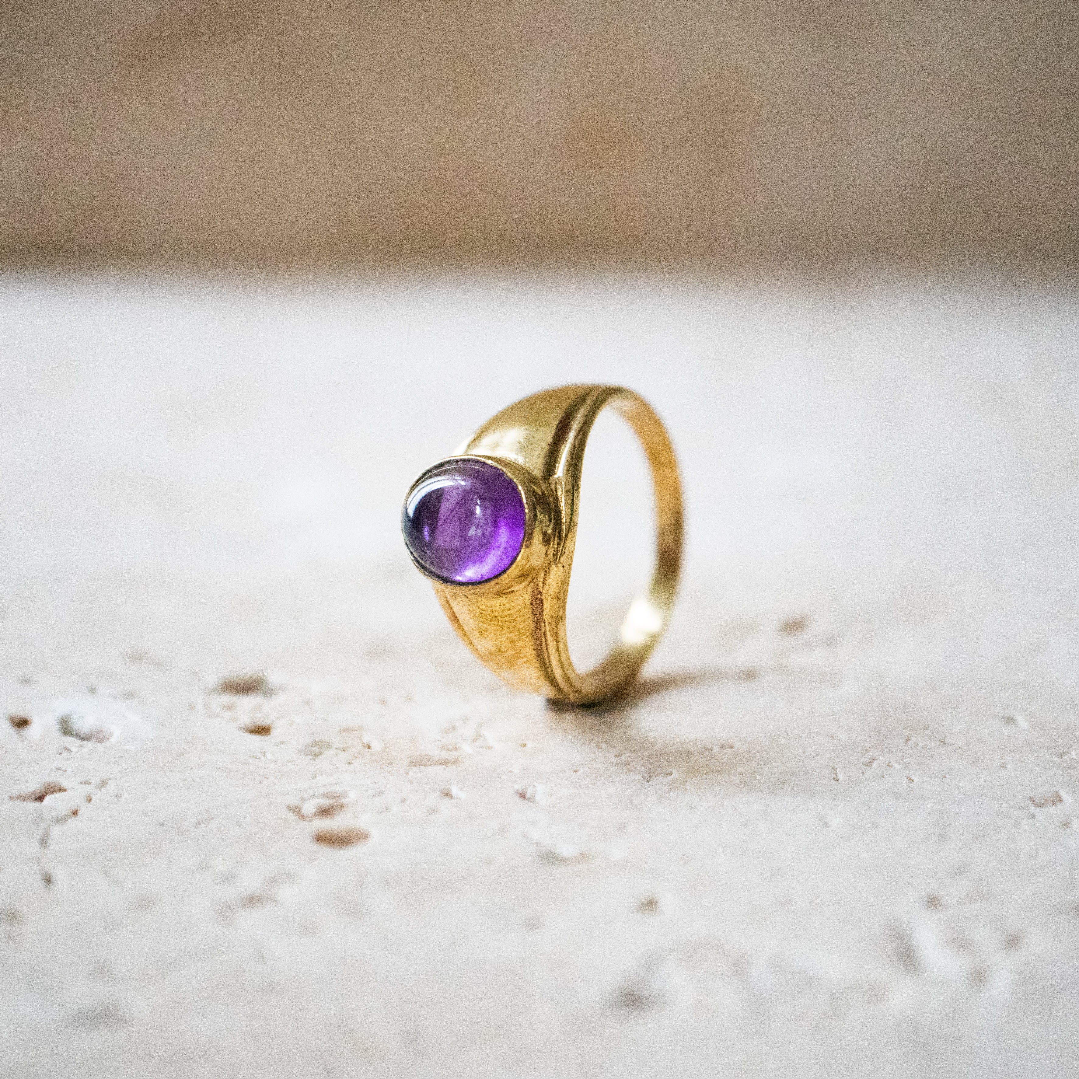 Siegelring mit ovalem Amethyst gold handgemacht - Nooe UG