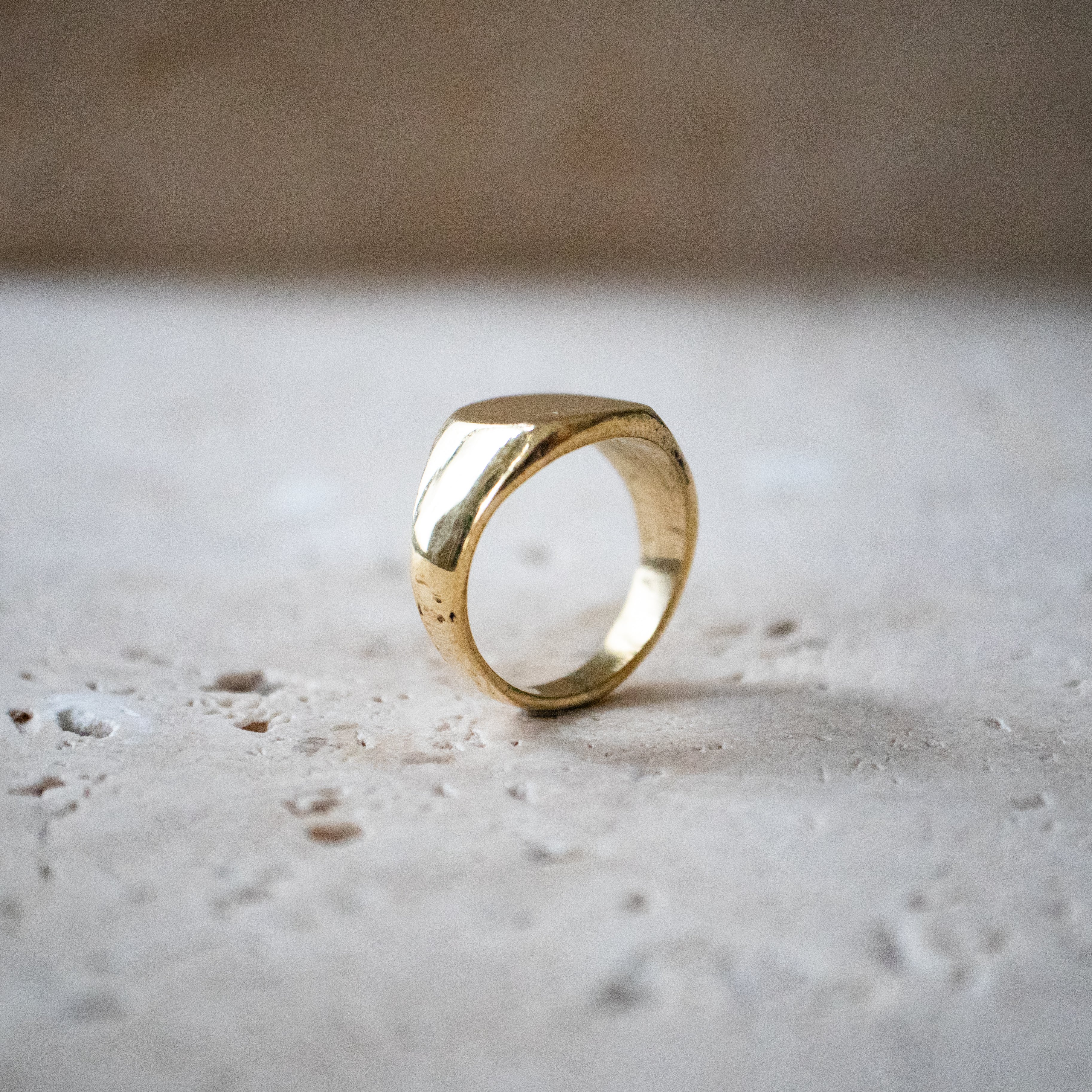 Siegelring aus Messing | Goldener Ring - Nooe UG