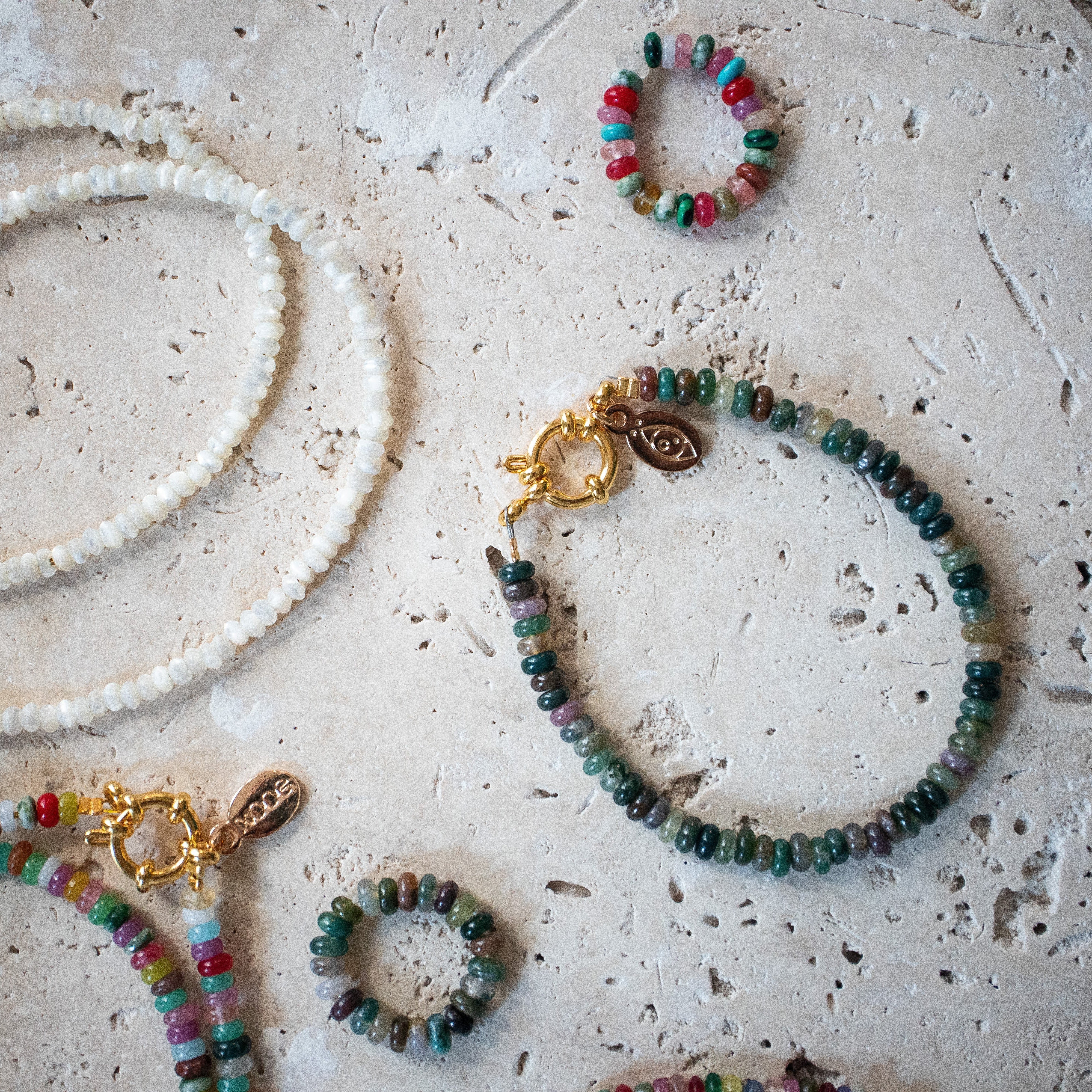 Regenbogen-Armband Grün – Handgefertigt aus Indischem Achat, vergoldet oder in 925 Sterling Silber - Nooe UG