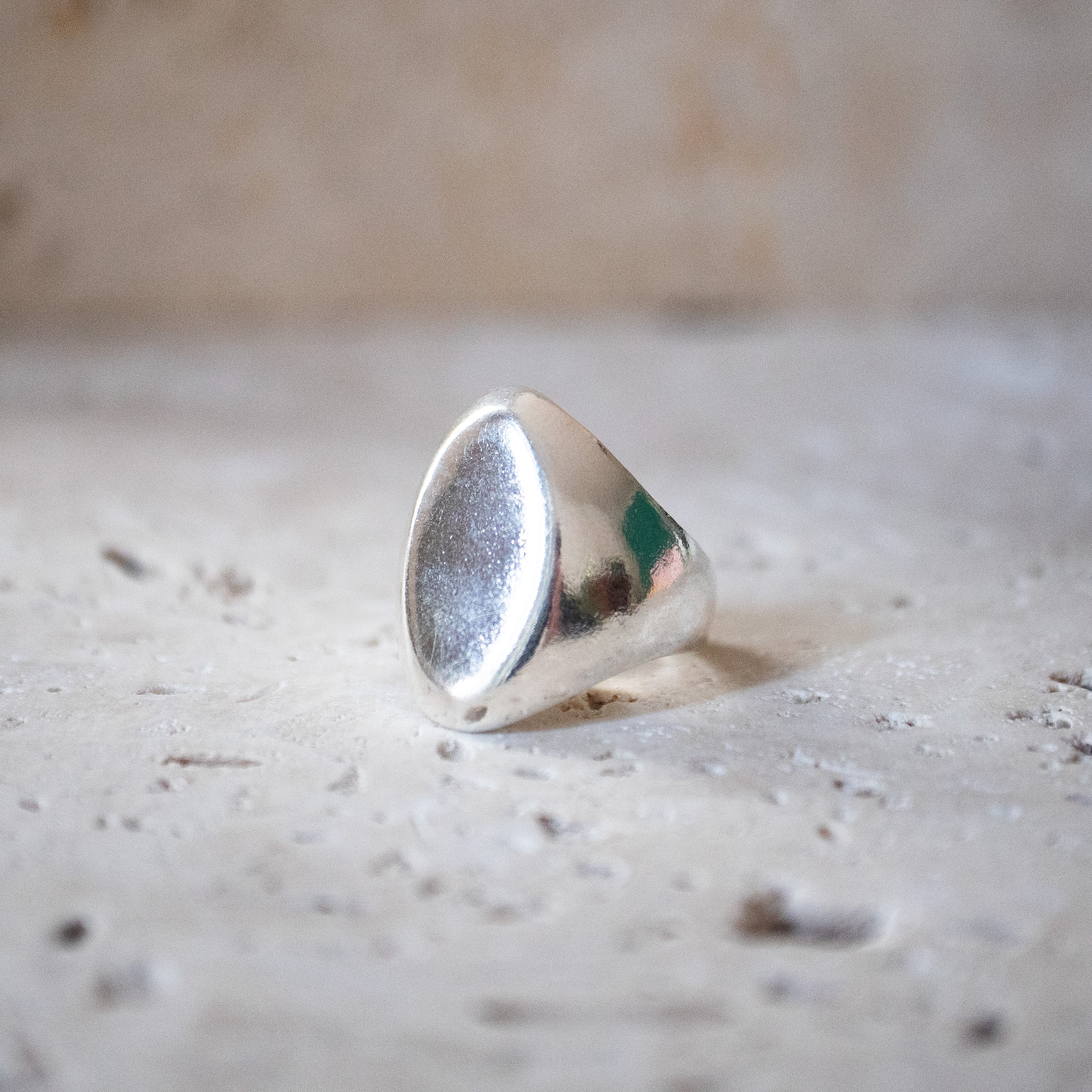 Großer ovaler Siegelring aus 925 Sterling Silber | Silberner Siegelring augenförmig handgemacht - Nooe UG