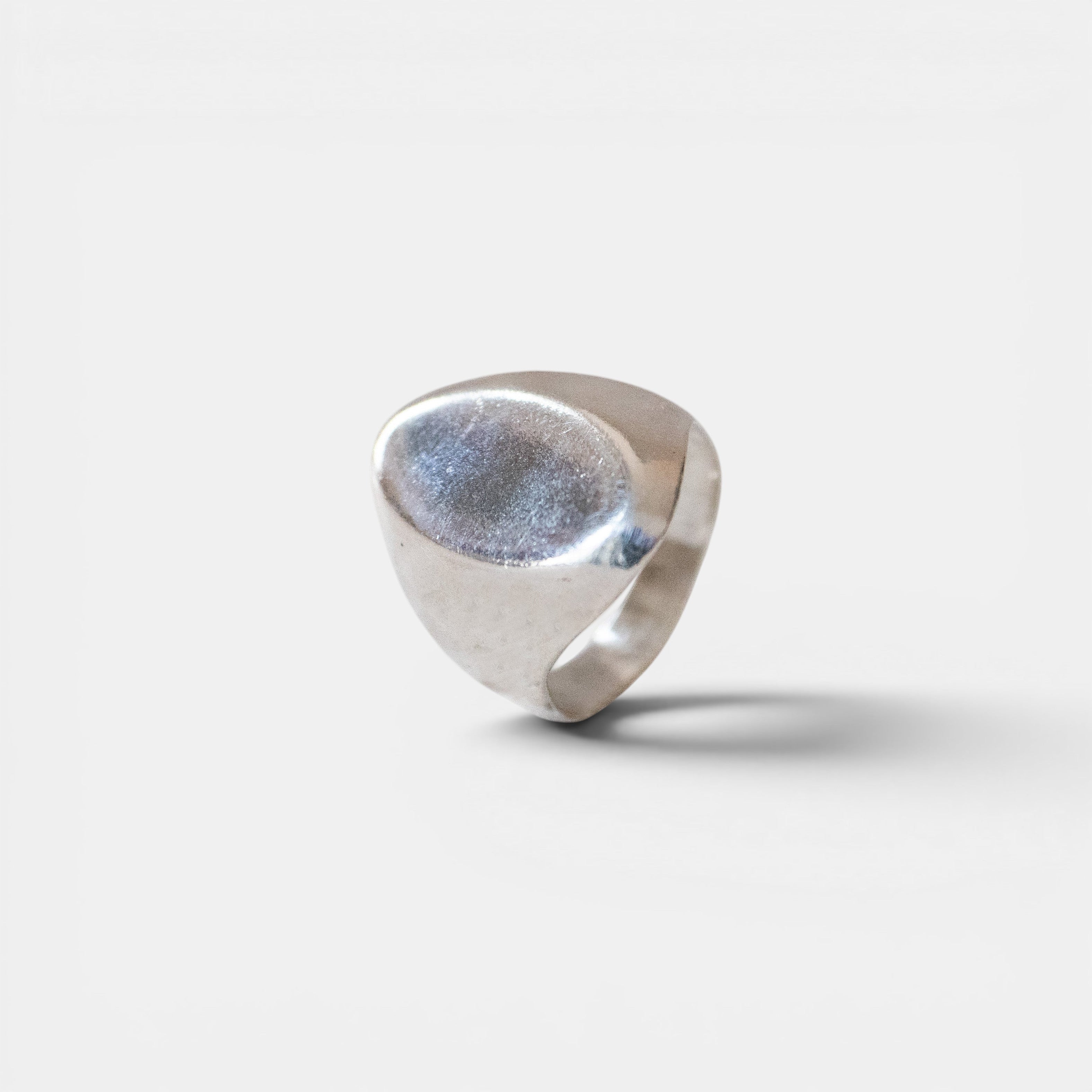 Großer ovaler Siegelring aus 925 Sterling Silber | Silberner Siegelring augenförmig handgemacht - Nooe UG