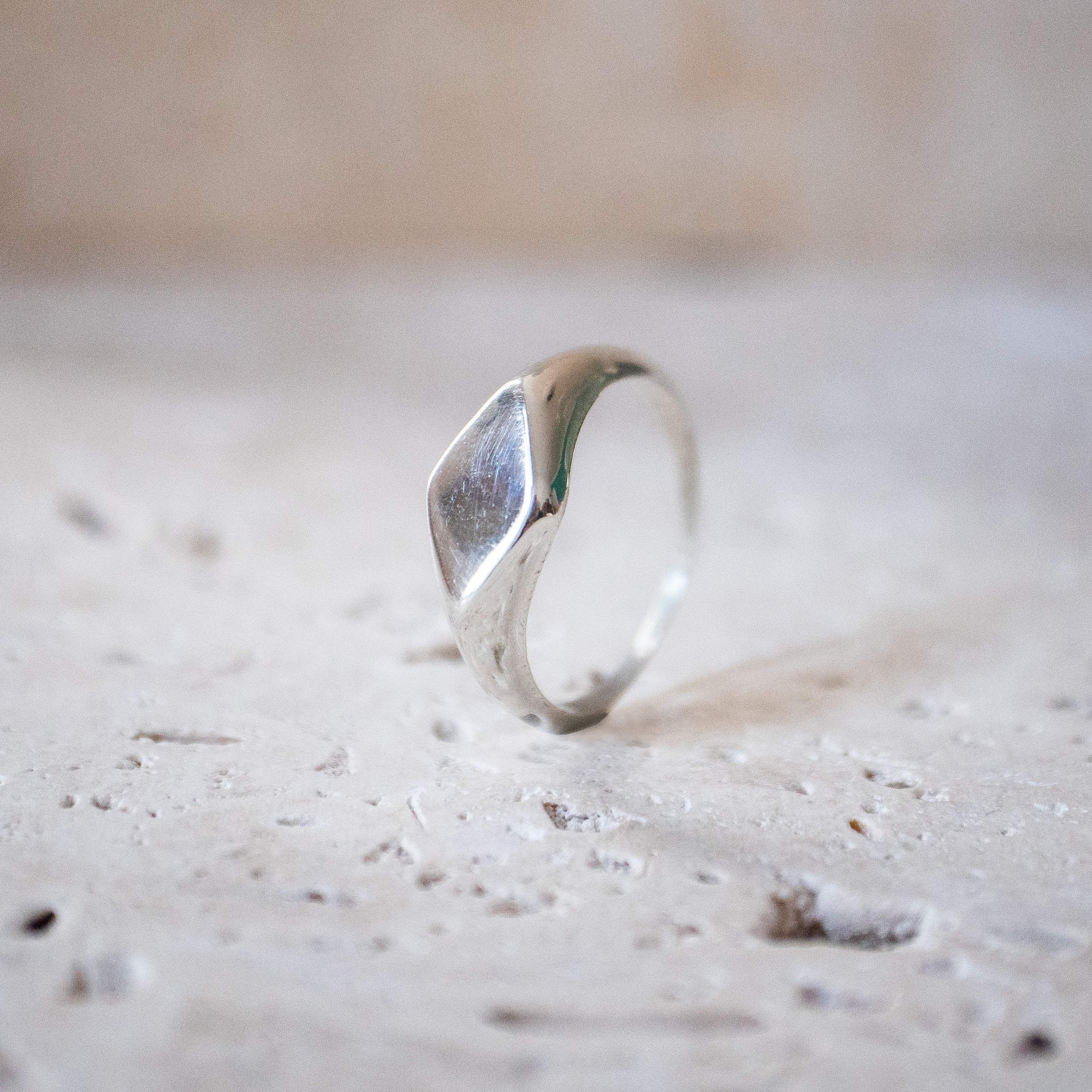 Kleiner Siegelring aus 925 Sterling Silber eckig handgemacht - Nooe UG
