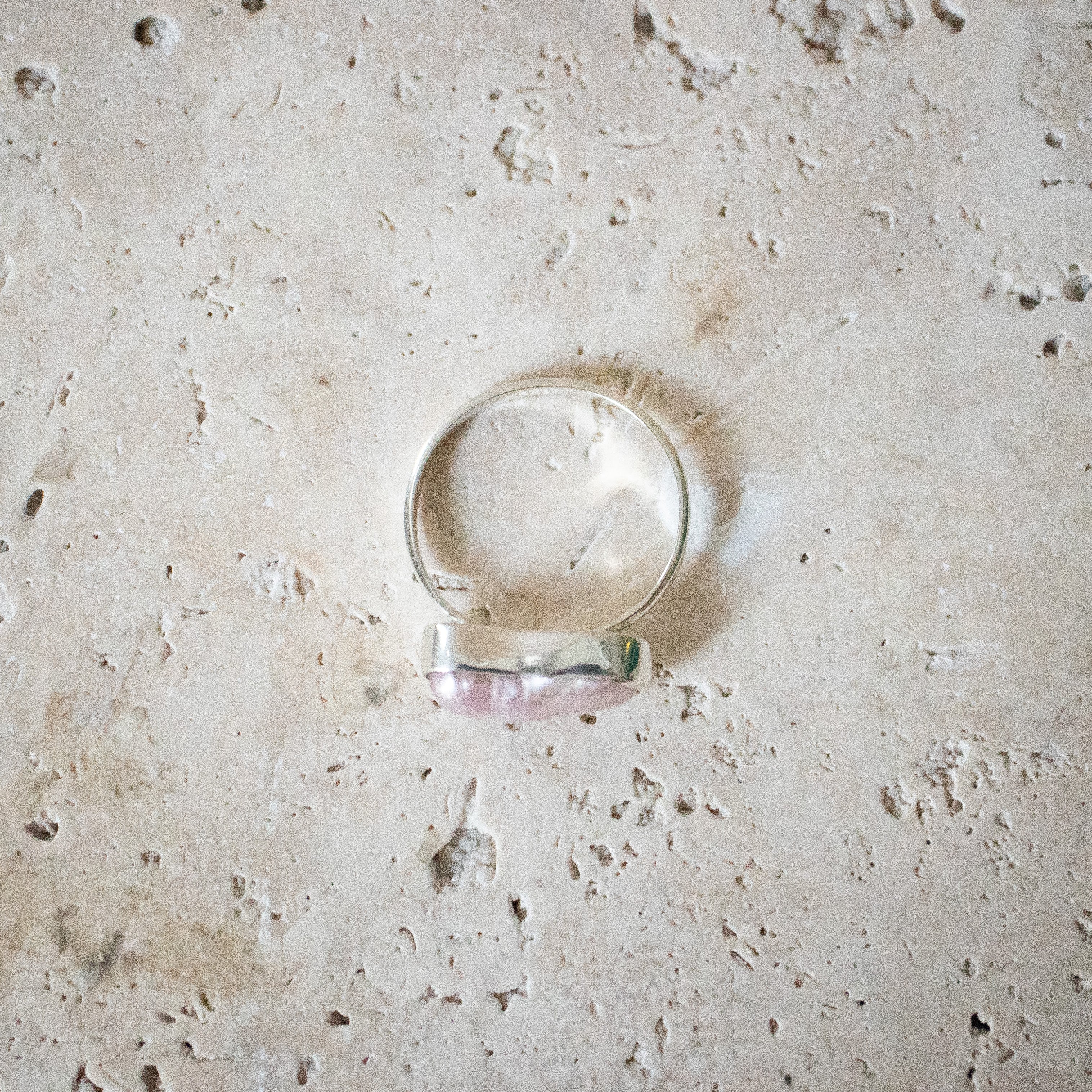 Zarter Statement-Ring aus 925 Sterling Silber mit rosa Süßwasserperle - Nooe UG