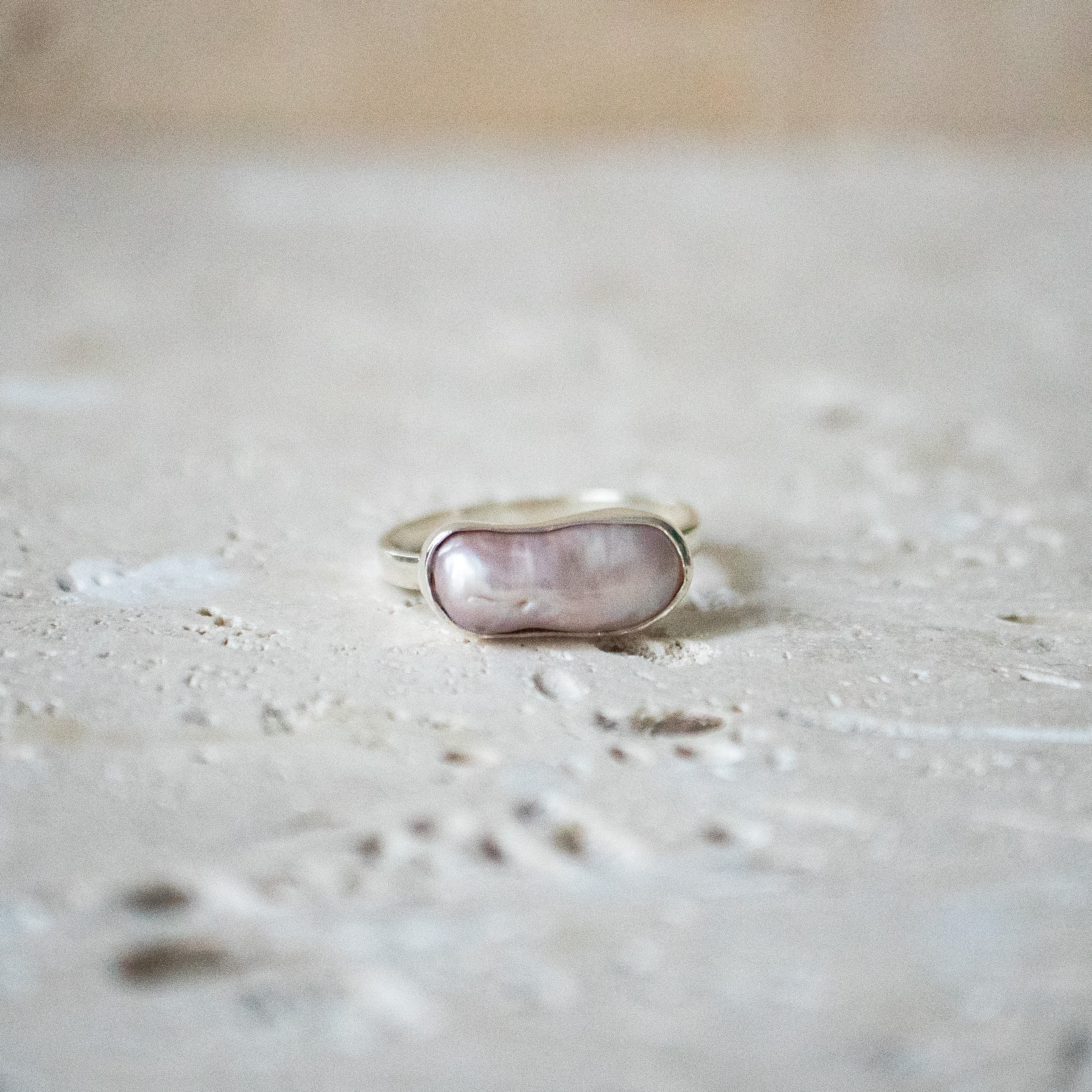 Zarter Statement-Ring aus 925 Sterling Silber mit rosa Süßwasserperle - Nooe UG
