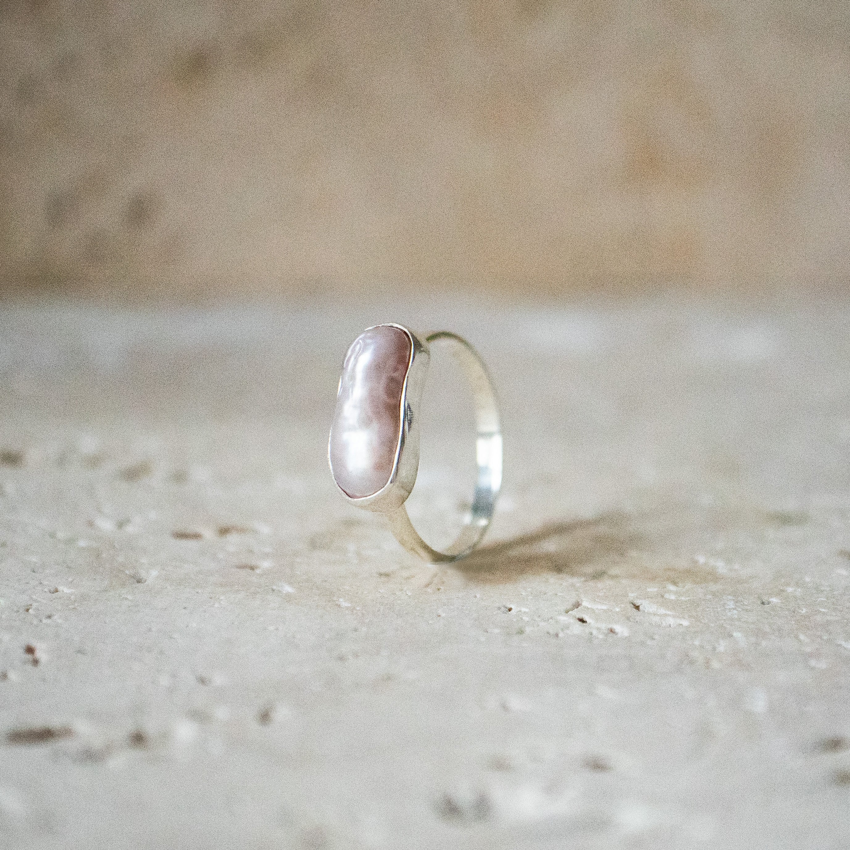 Zarter Statement-Ring aus 925 Sterling Silber mit rosa Süßwasserperle - Nooe UG