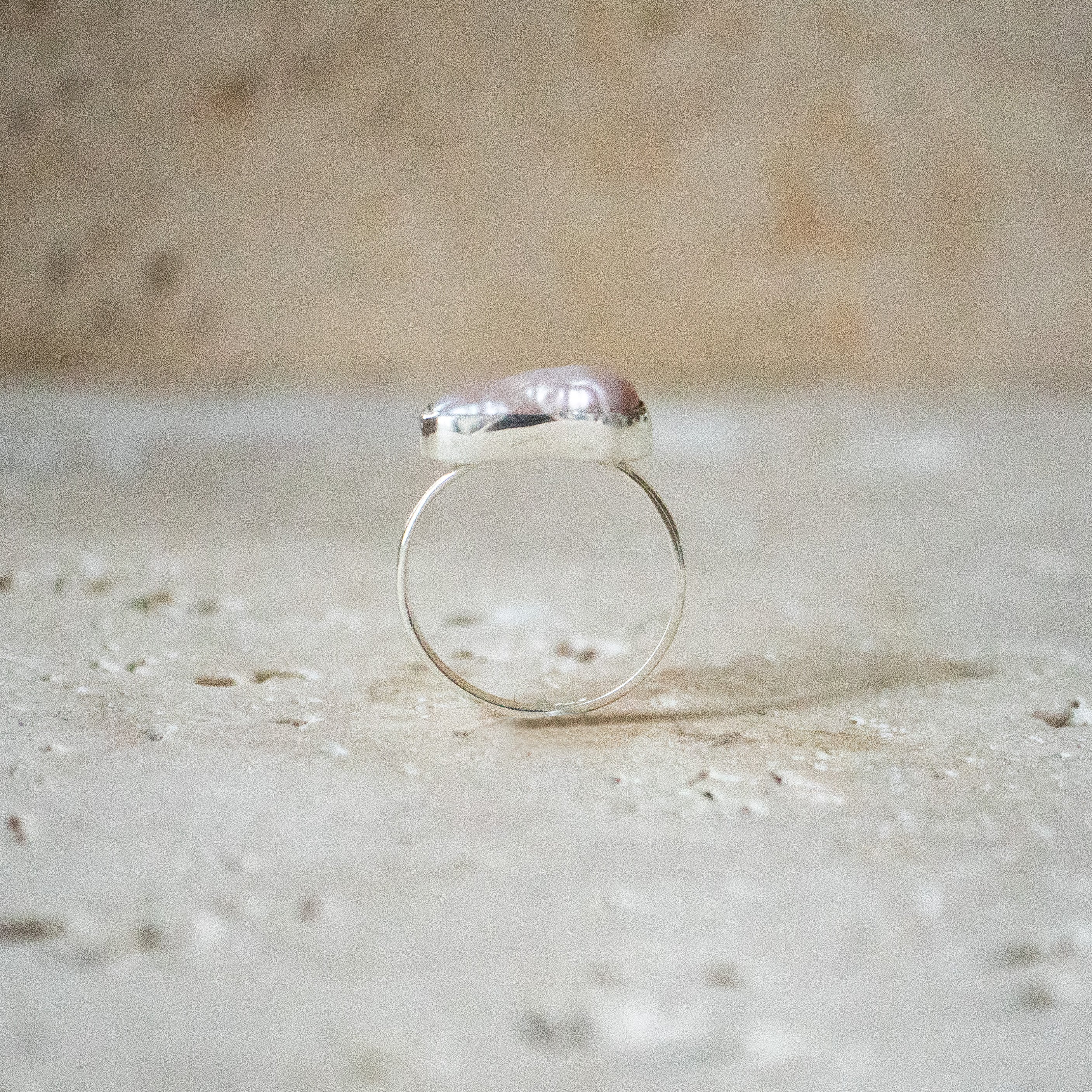 Zarter Statement-Ring aus 925 Sterling Silber mit rosa Süßwasserperle - Nooe UG