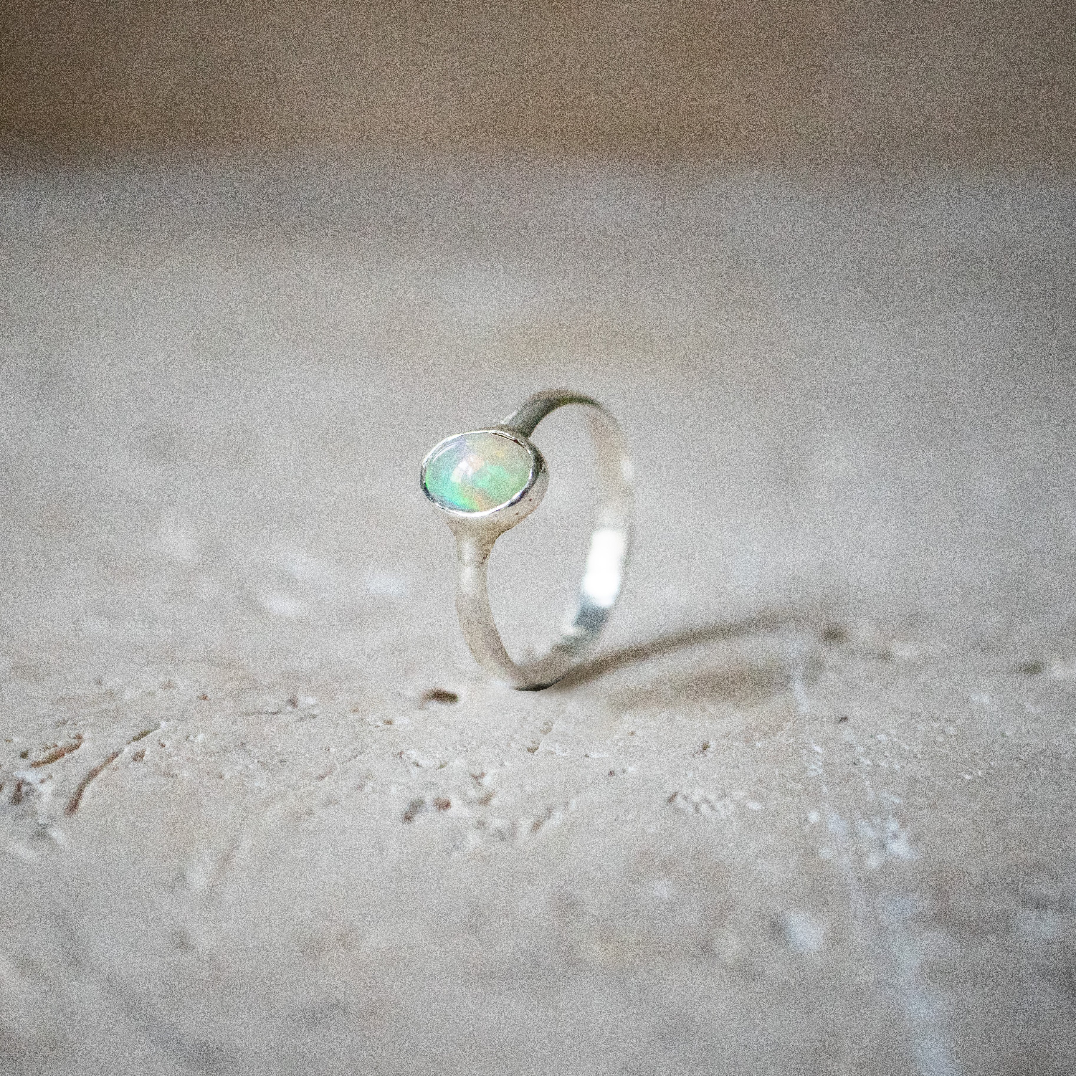 Ring aus 925 Sterling Silber mit natürlichem äthiopischen Opal - Nooe UG