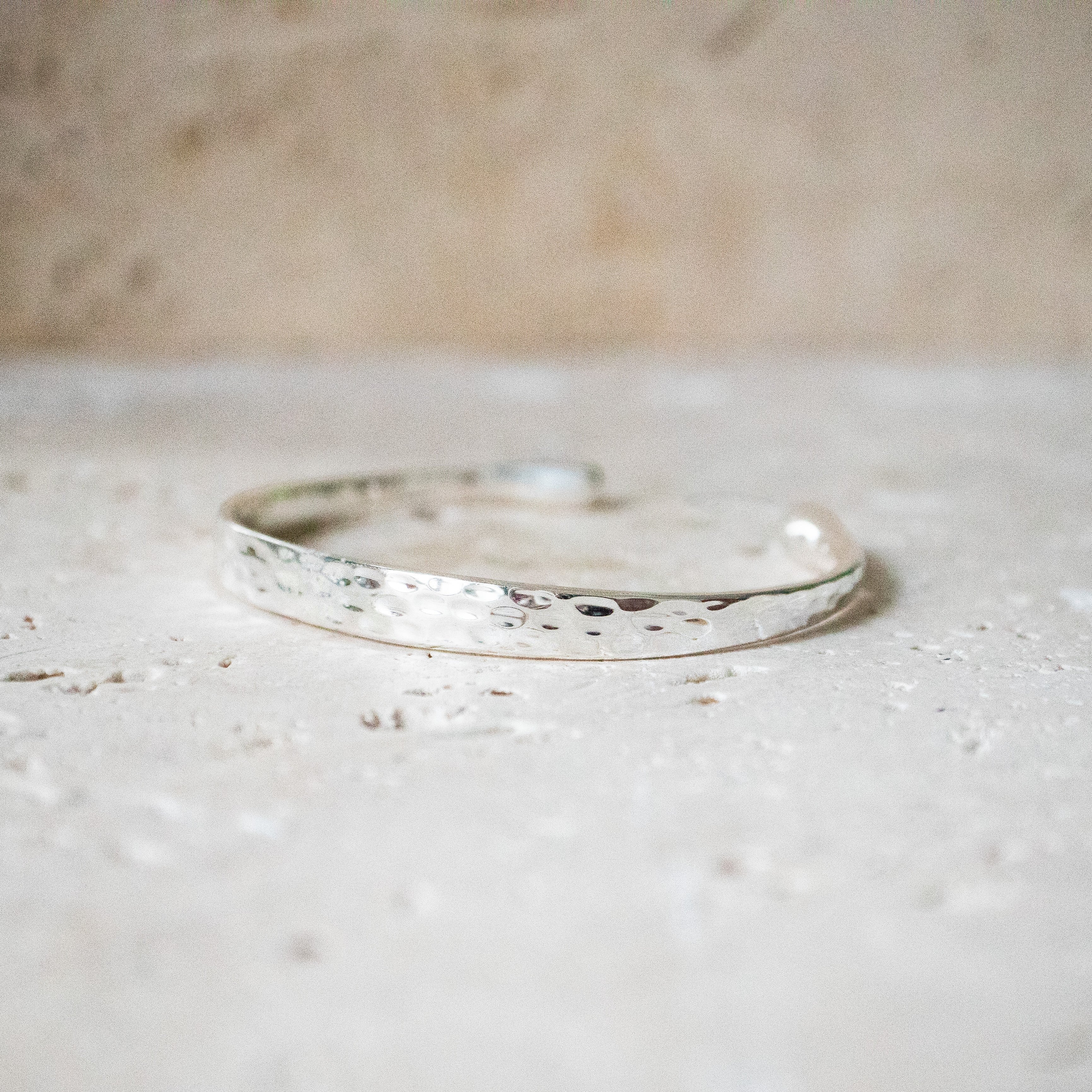 Breiter Armreif gehämmert 925 Sterling Silber verstellbar arm cuff - Nooe UG