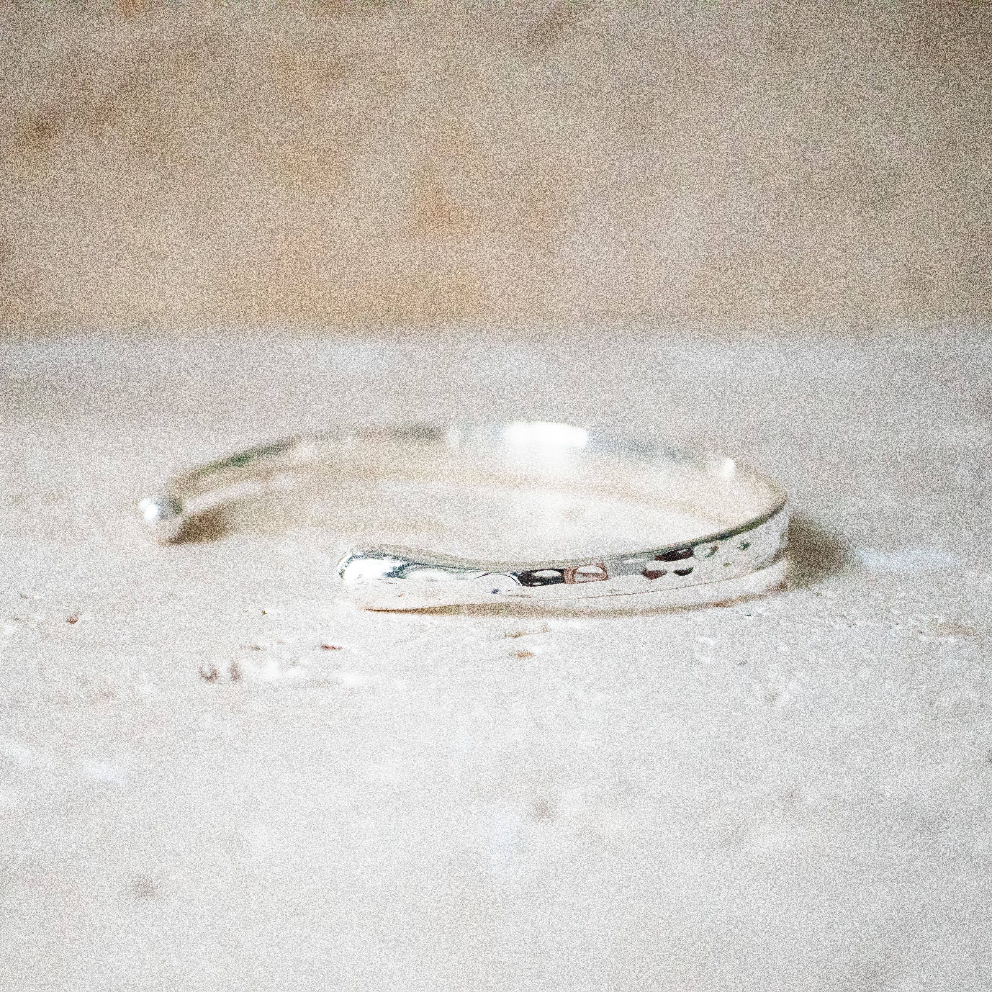 Breiter Armreif gehämmert 925 Sterling Silber verstellbar arm cuff - Nooe UG