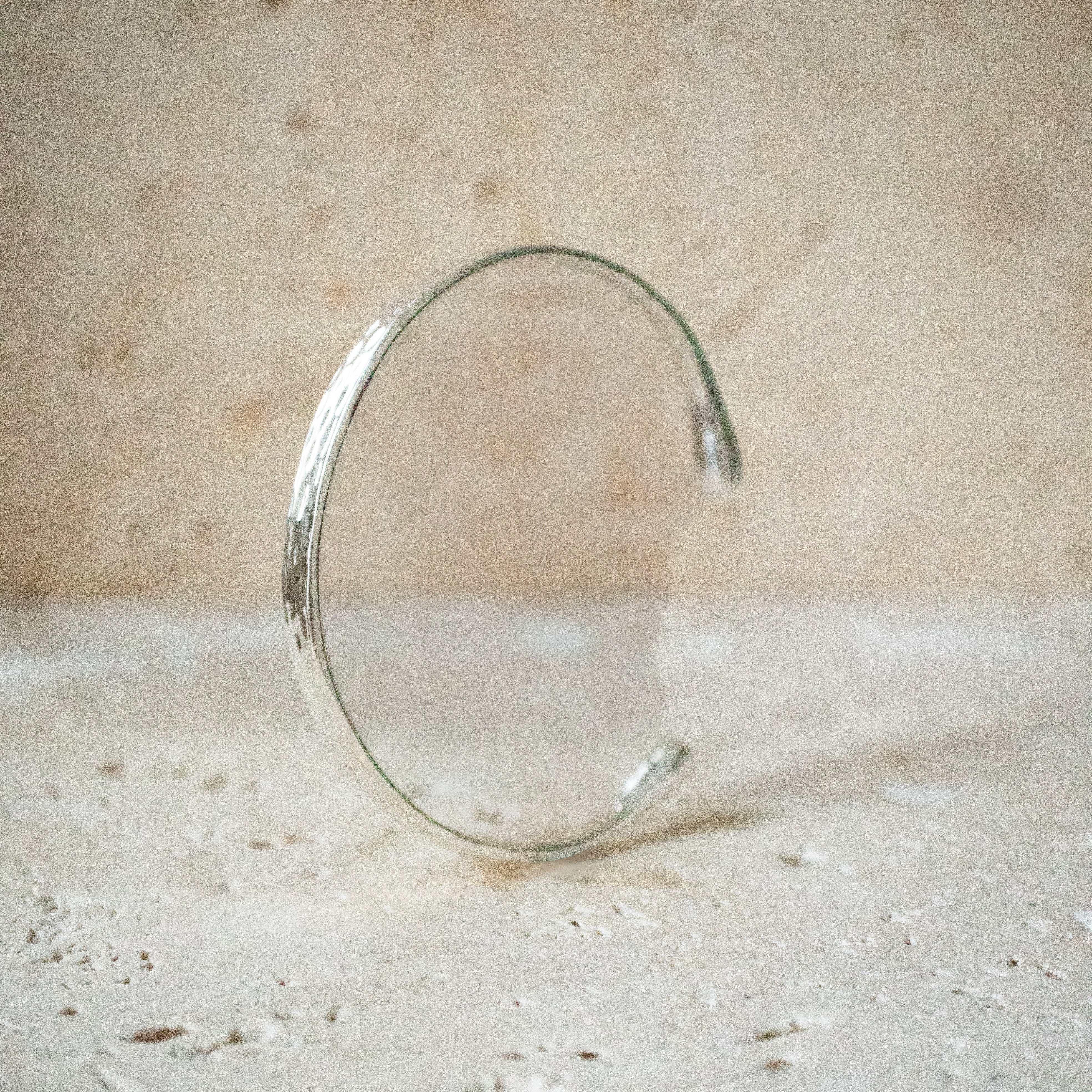Breiter Armreif gehämmert 925 Sterling Silber verstellbar arm cuff - Nooe UG