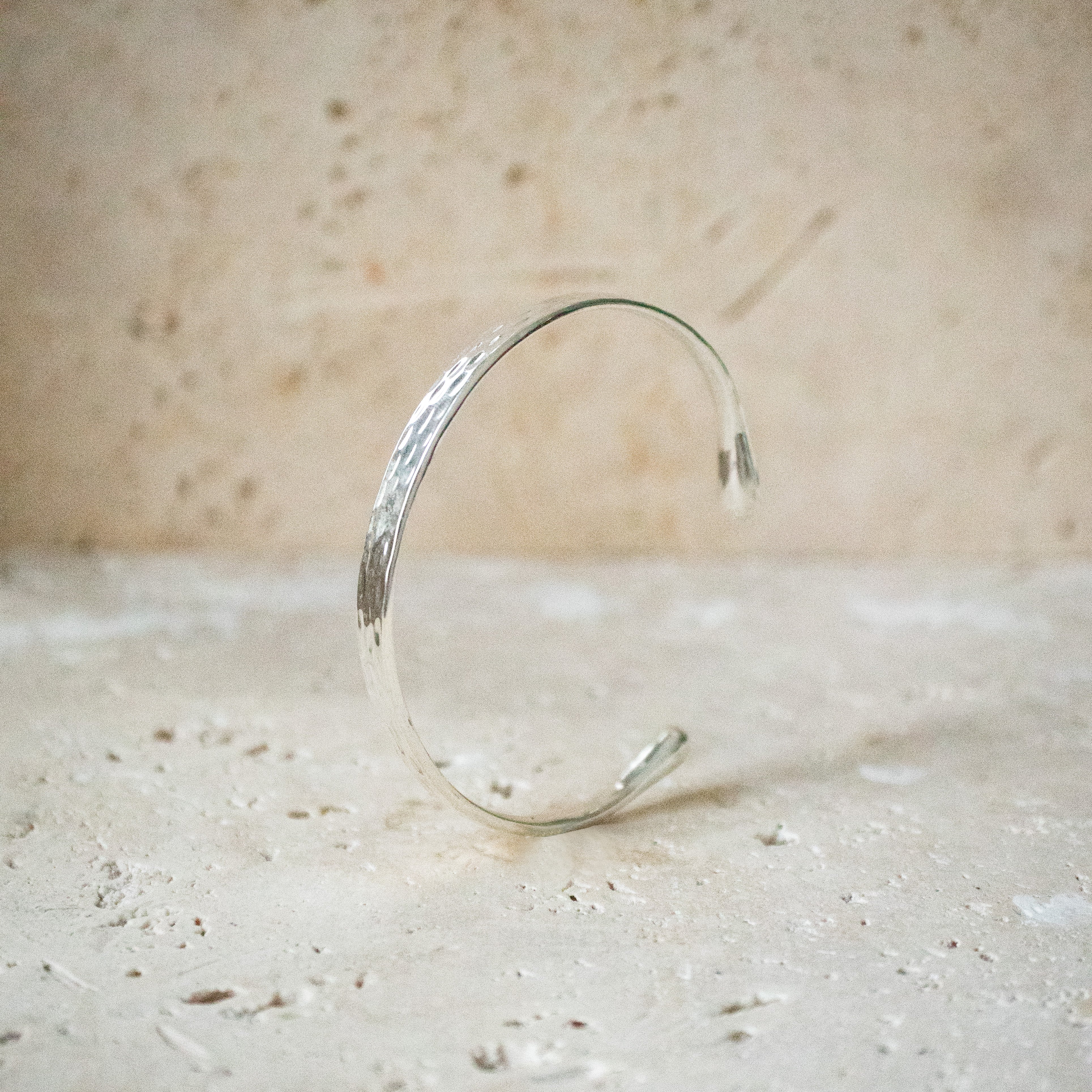 Breiter Armreif gehämmert 925 Sterling Silber verstellbar arm cuff - Nooe UG