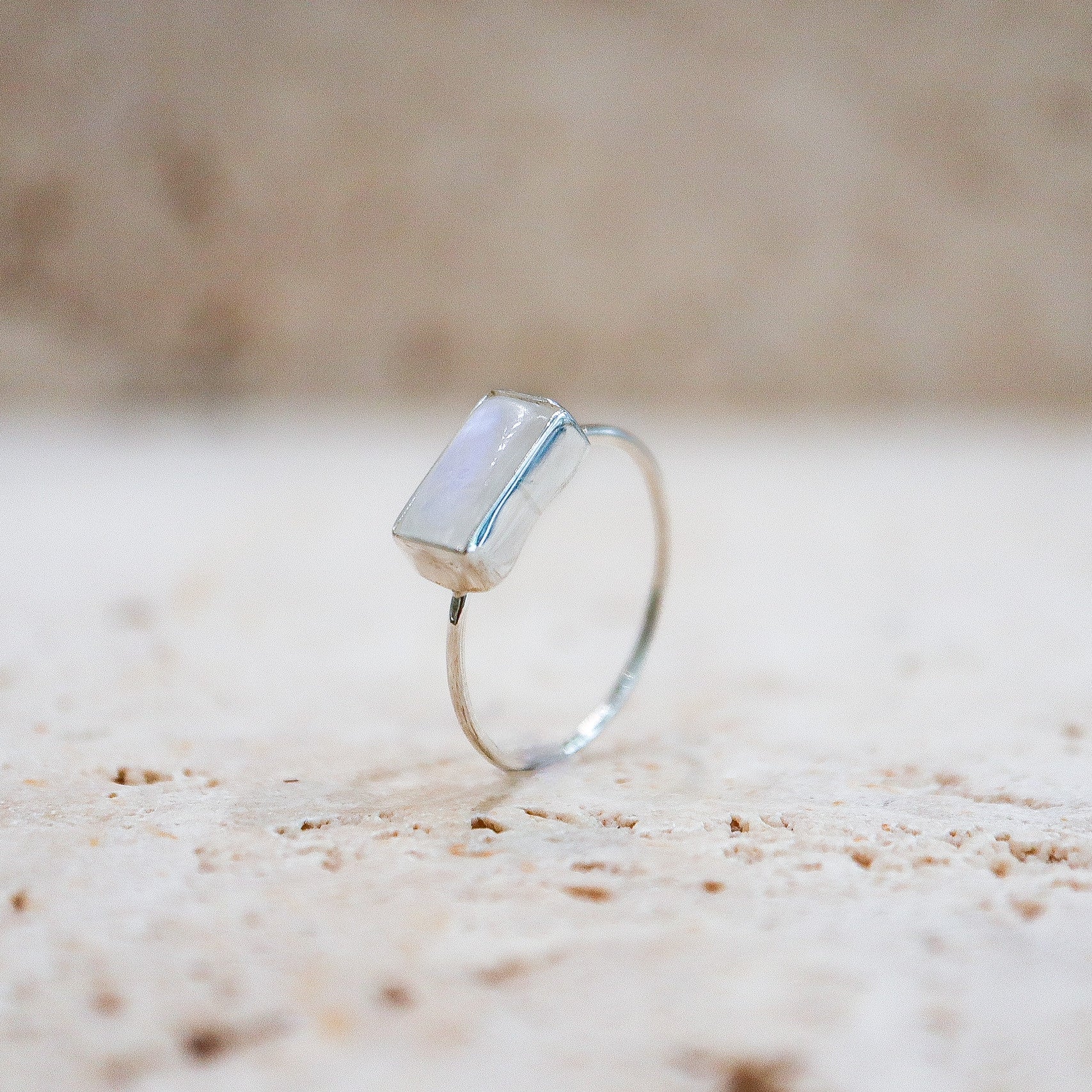 Regenbogenmondstein Ring eckig aus 925 Sterling Silber / Mondstein Ring - Nooe UG