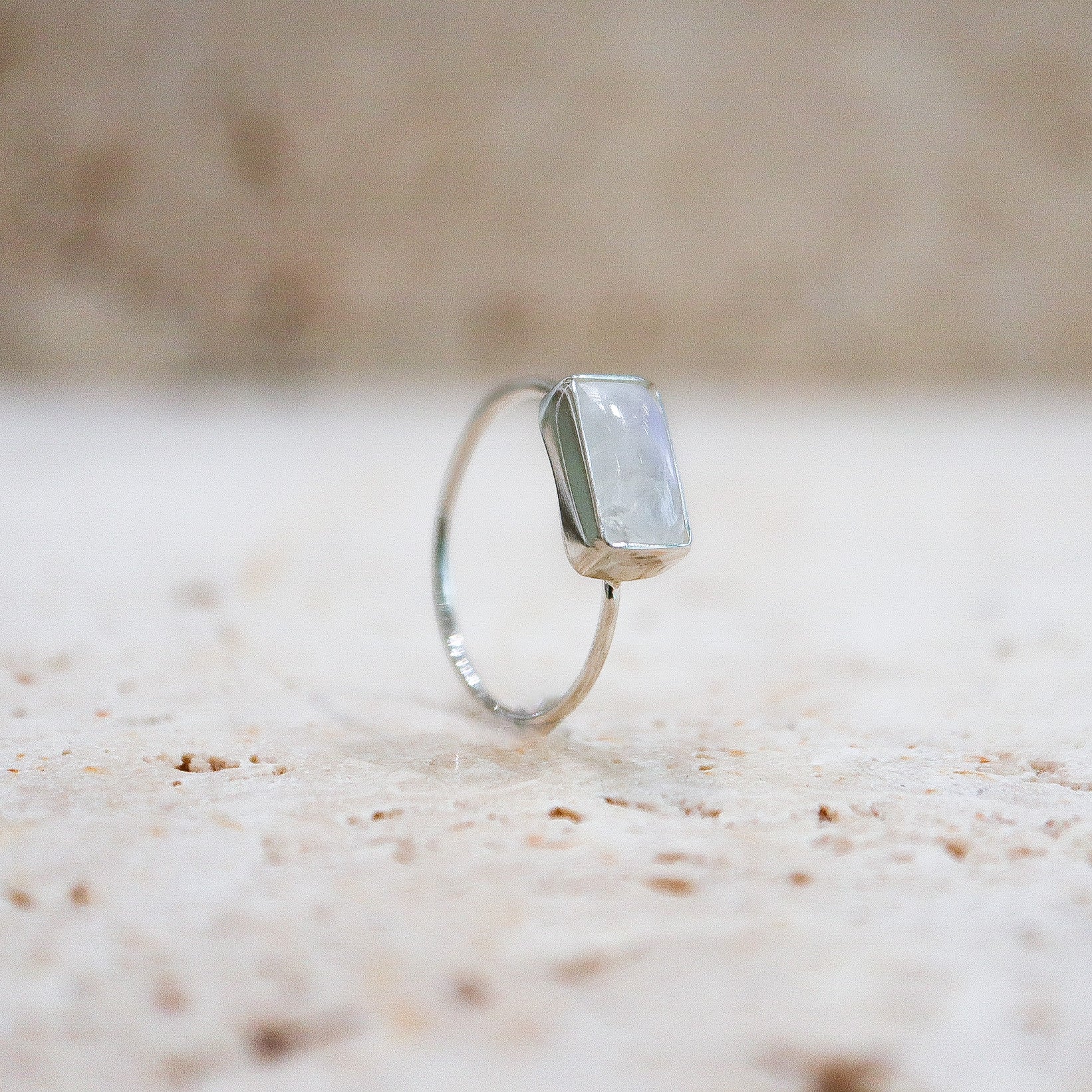 Regenbogenmondstein Ring eckig aus 925 Sterling Silber / Mondstein Ring - Nooe UG