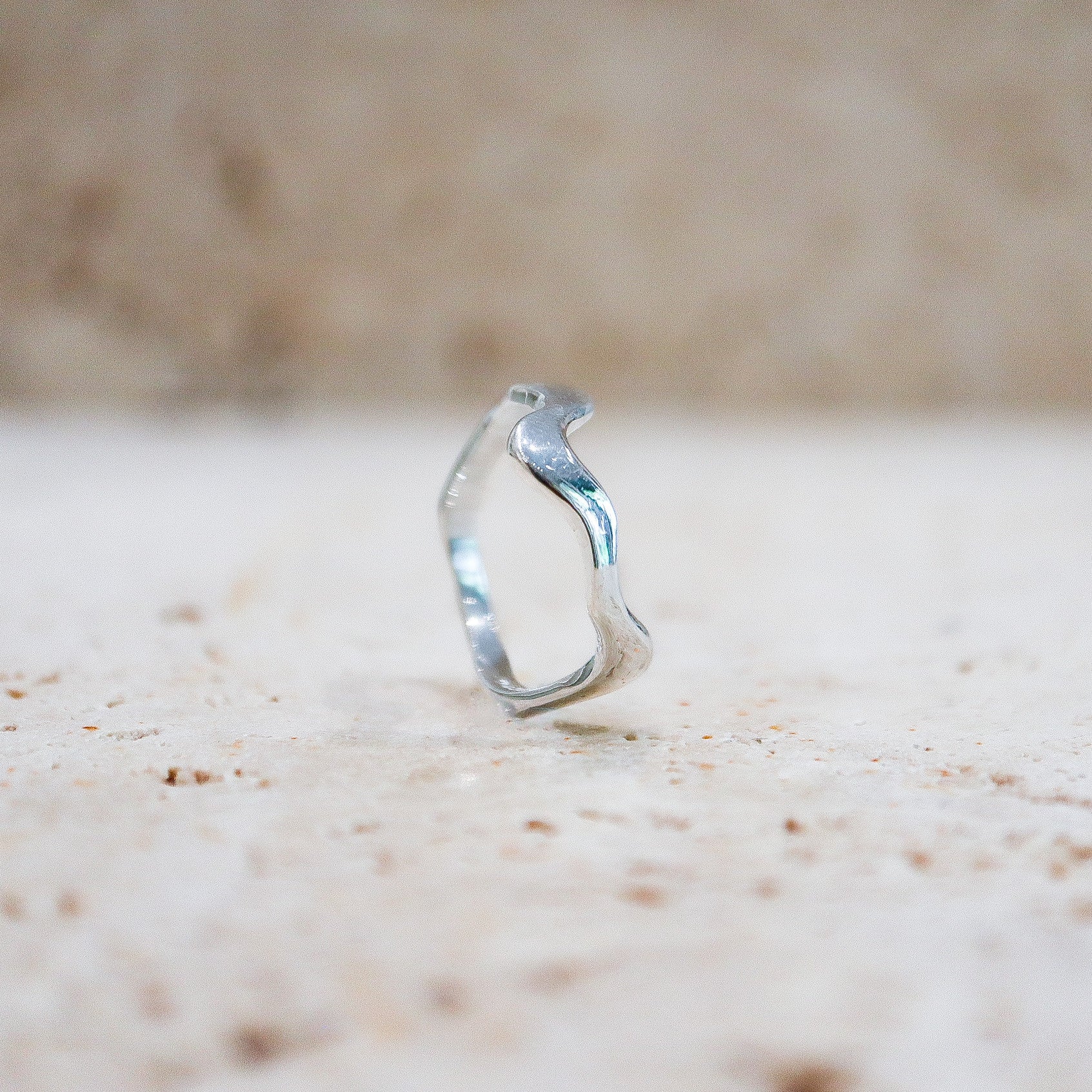 Asymmetrischer Ring „Melting“ aus 925 Sterling Silber - Nooe UG