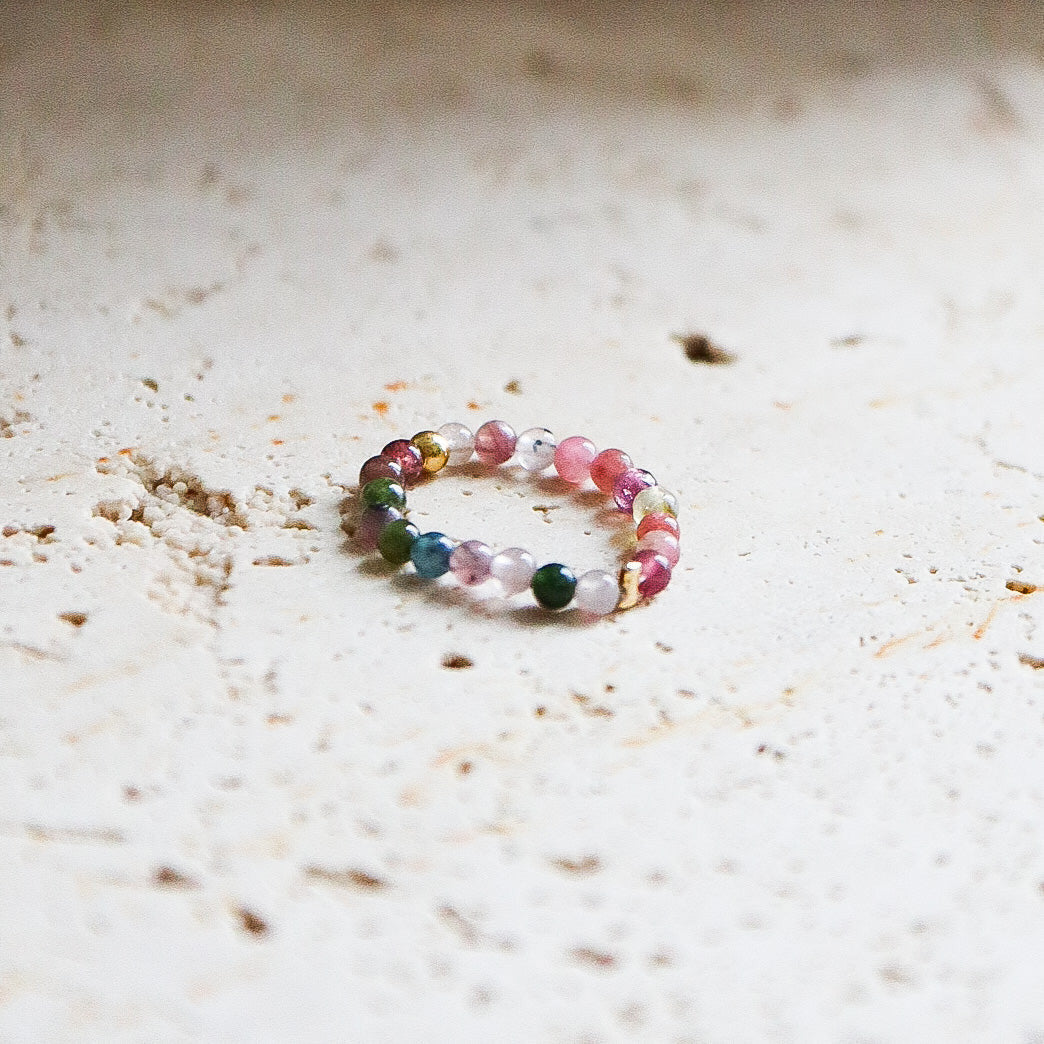 Zarter Perlenring aus Turmalin – Pinky Ring – Einheitsgröße - Nooe UG