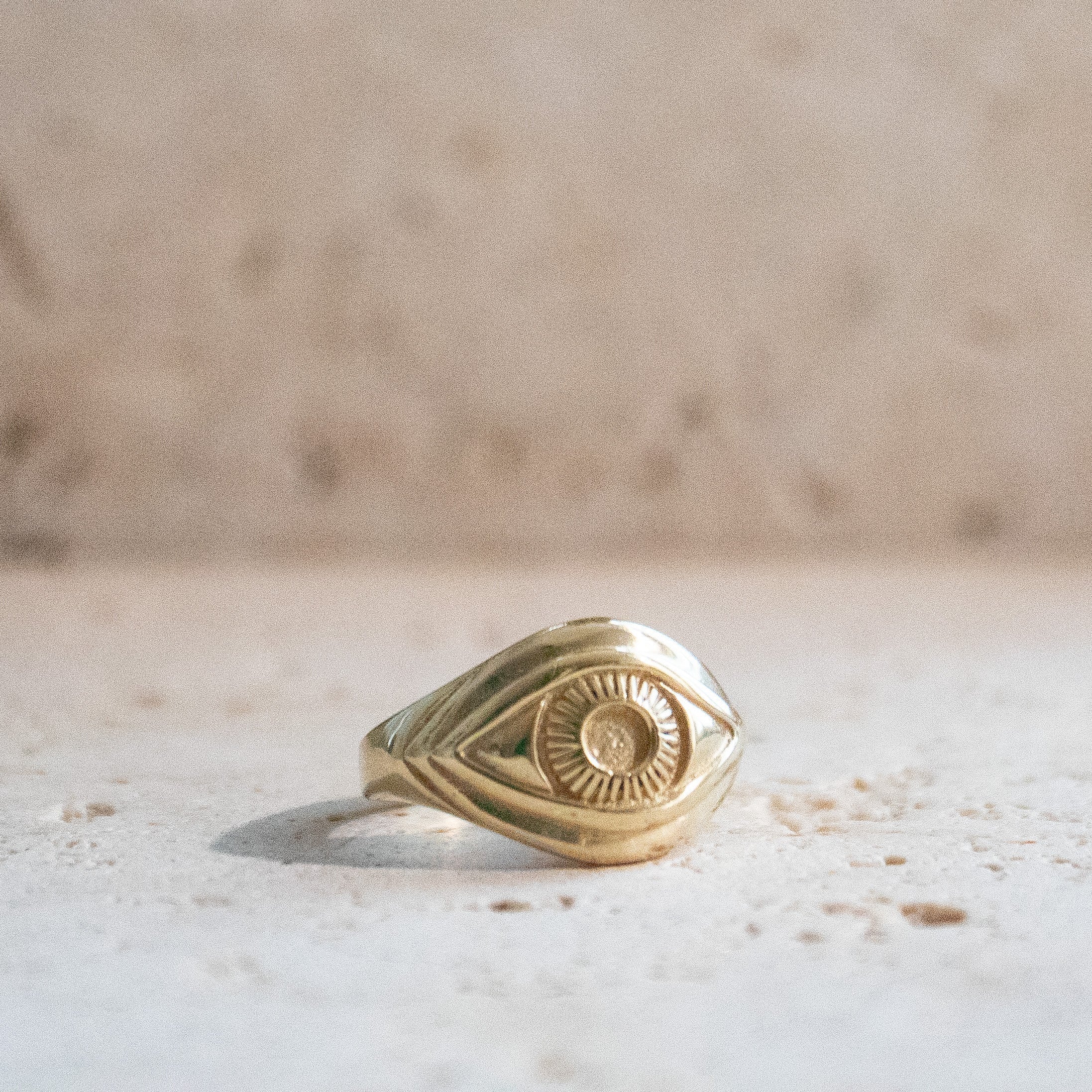 Talisman „Böser Blick“ Schutz Augen Ring – Handgemacht aus Messing in Gold - Nooe UG