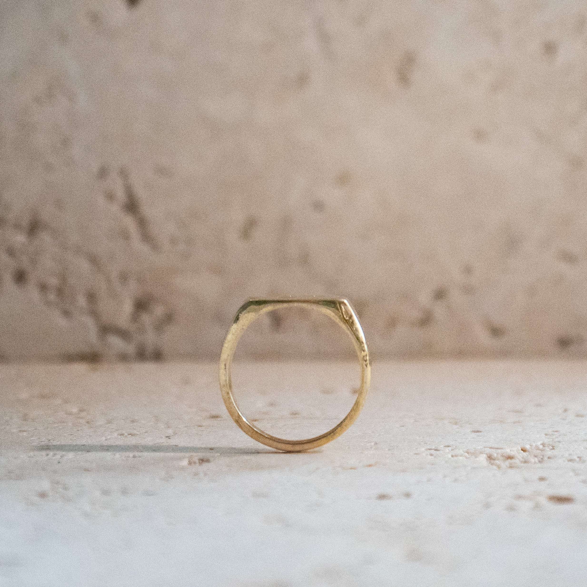 Schlichter bar Riegel Siegelring gold handgemacht