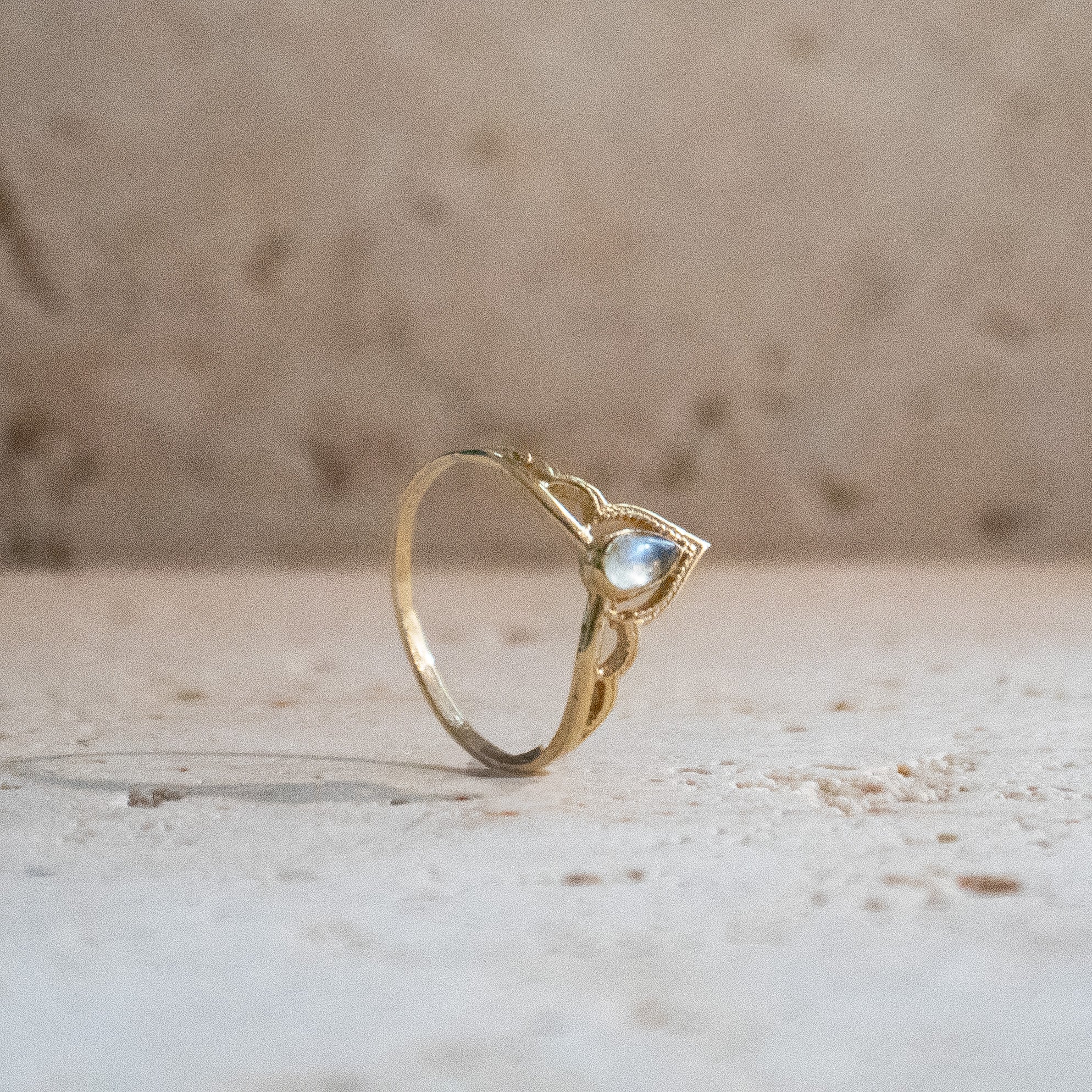 Tiara Kronen Ring mit Labradorit Spitze – Gold aus Messing Handgemacht