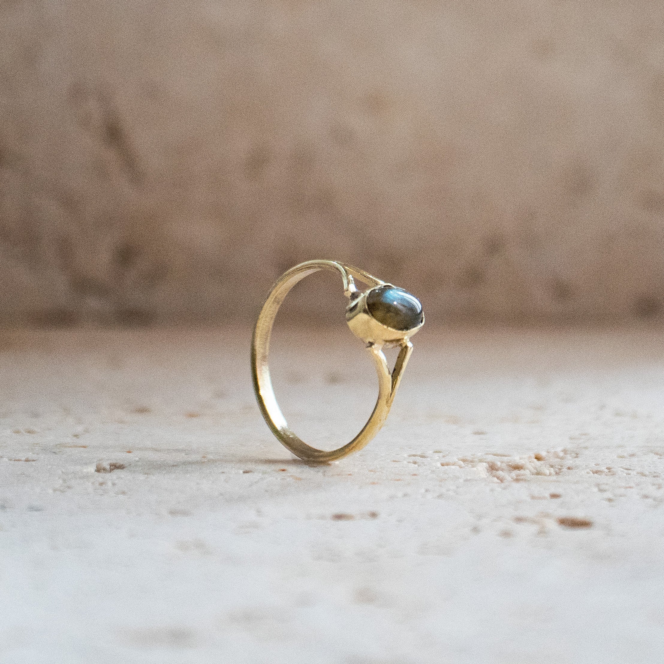 Kleiner ovaler Labradorit Ring gold handgemacht - Nooe UG